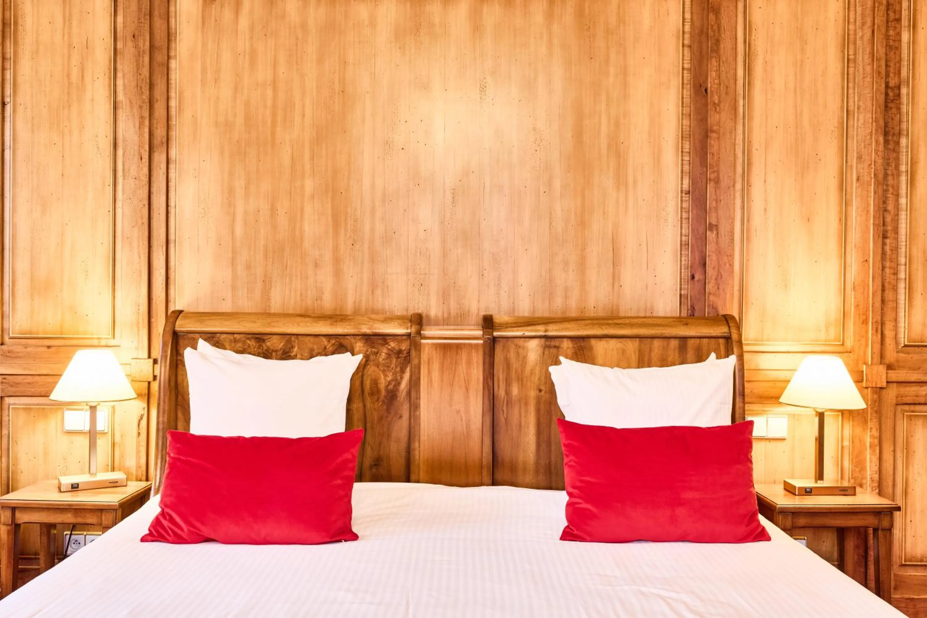 Bed in Hotel Saint-Martin