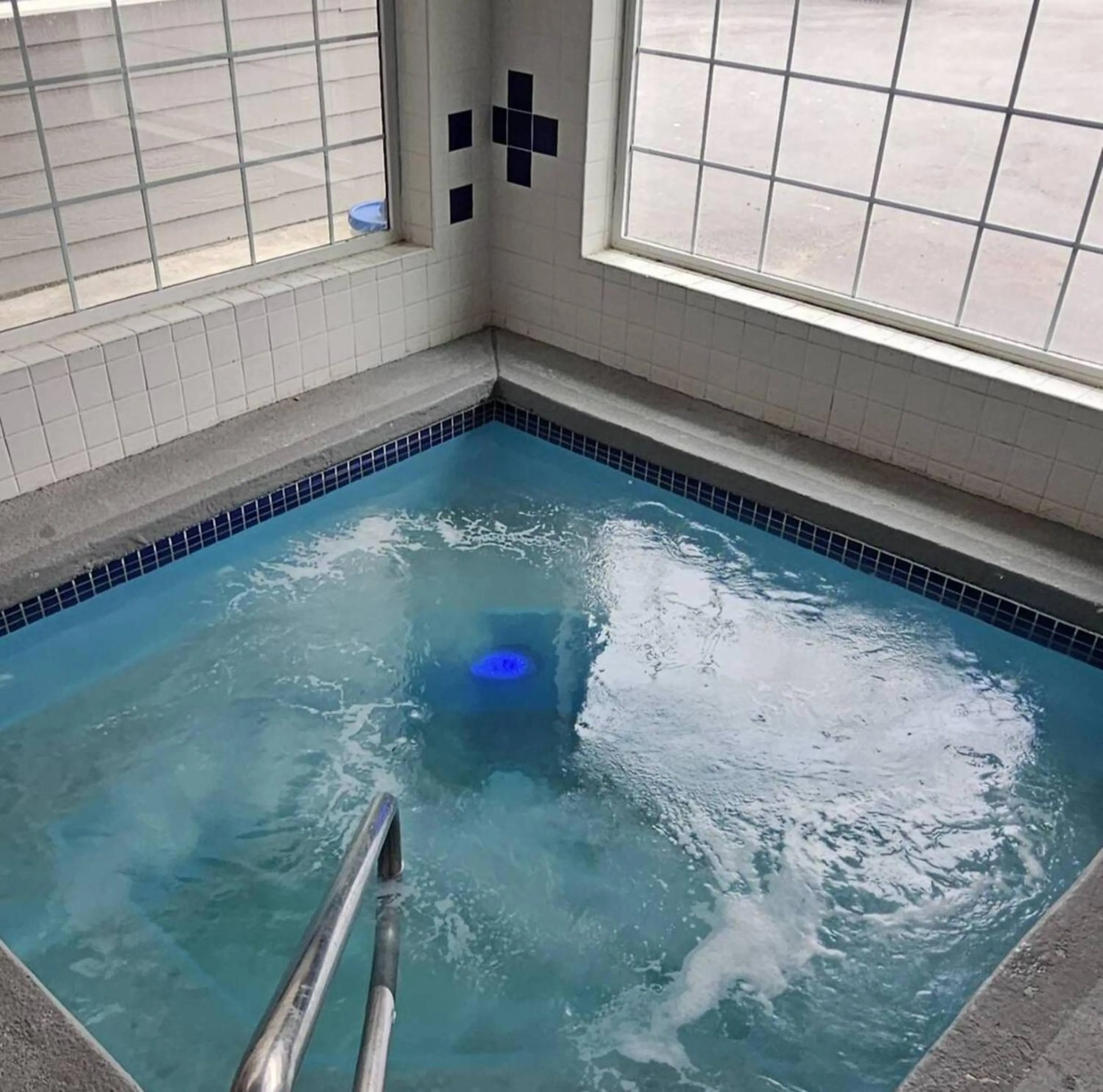 Hot Tub in Lighthouse Suites Inn