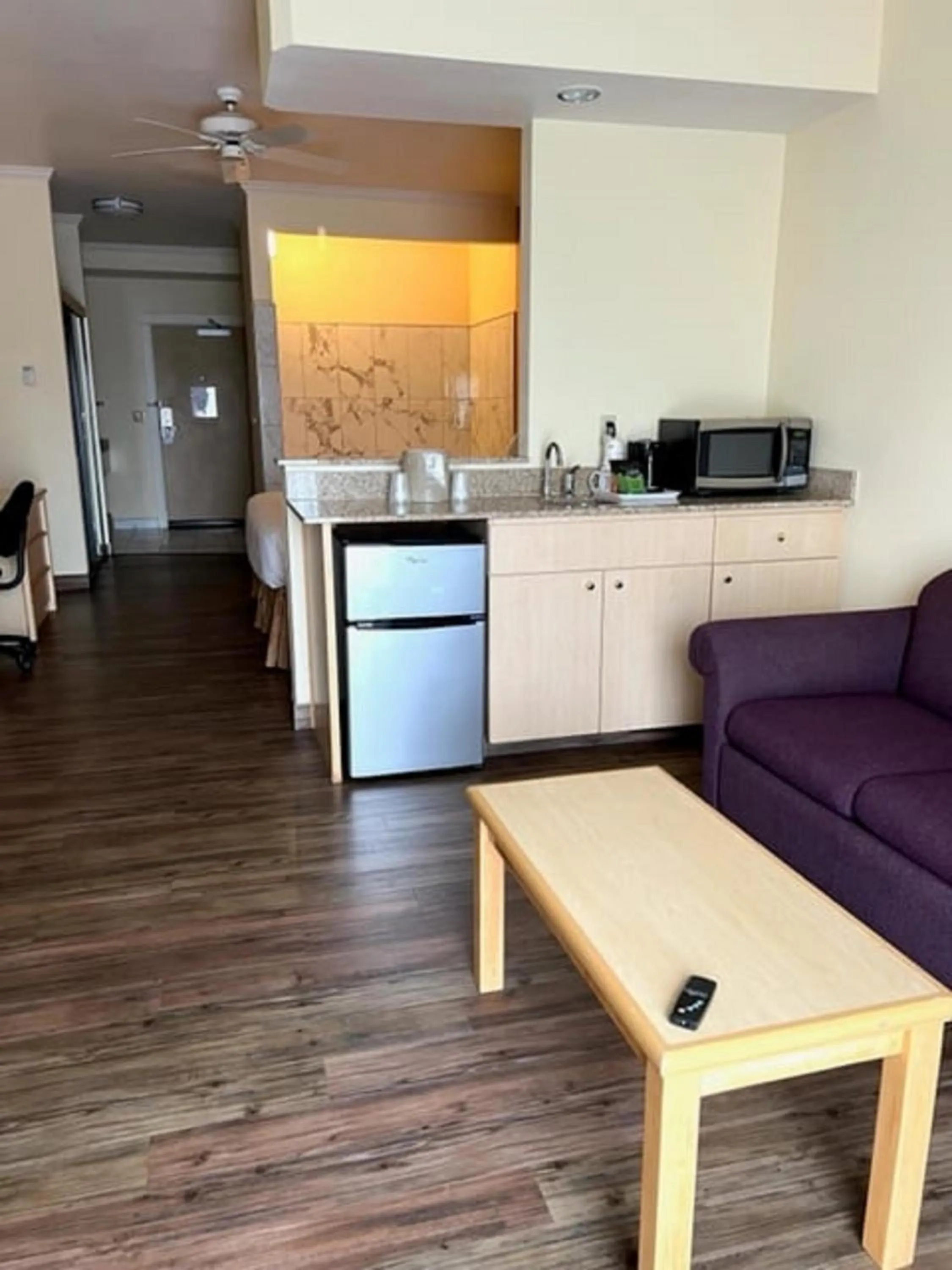 Dining area in Lighthouse Suites Inn