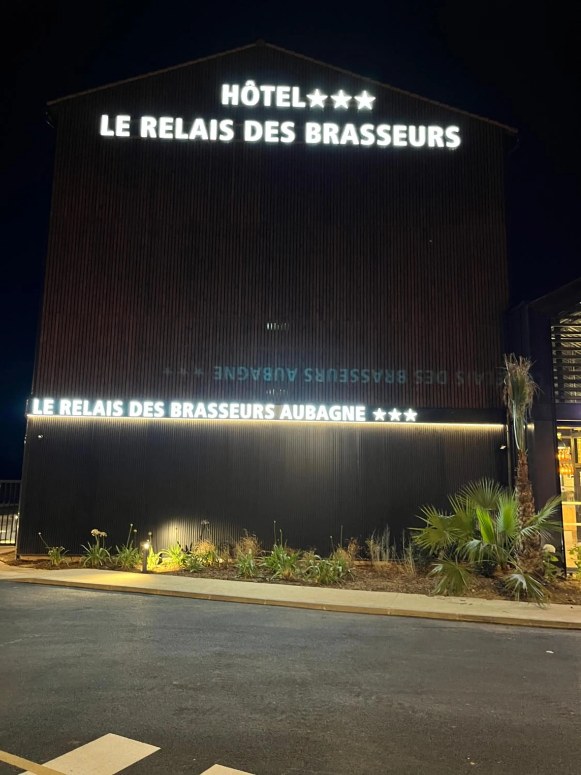 Property logo or sign in Hôtel Le Relais des Brasseurs - Aubagne