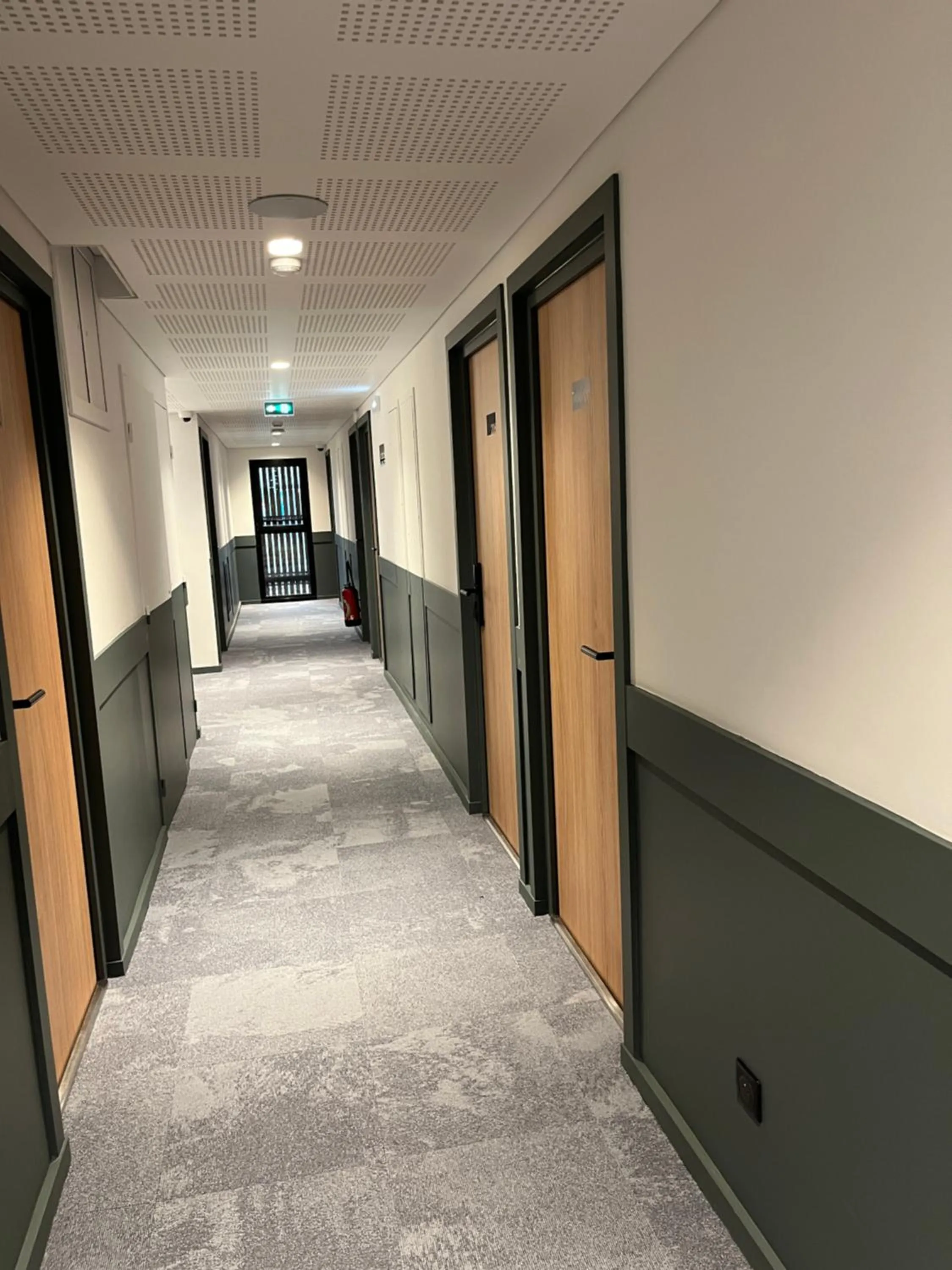 Property building in Hôtel Le Relais des Brasseurs - Aubagne