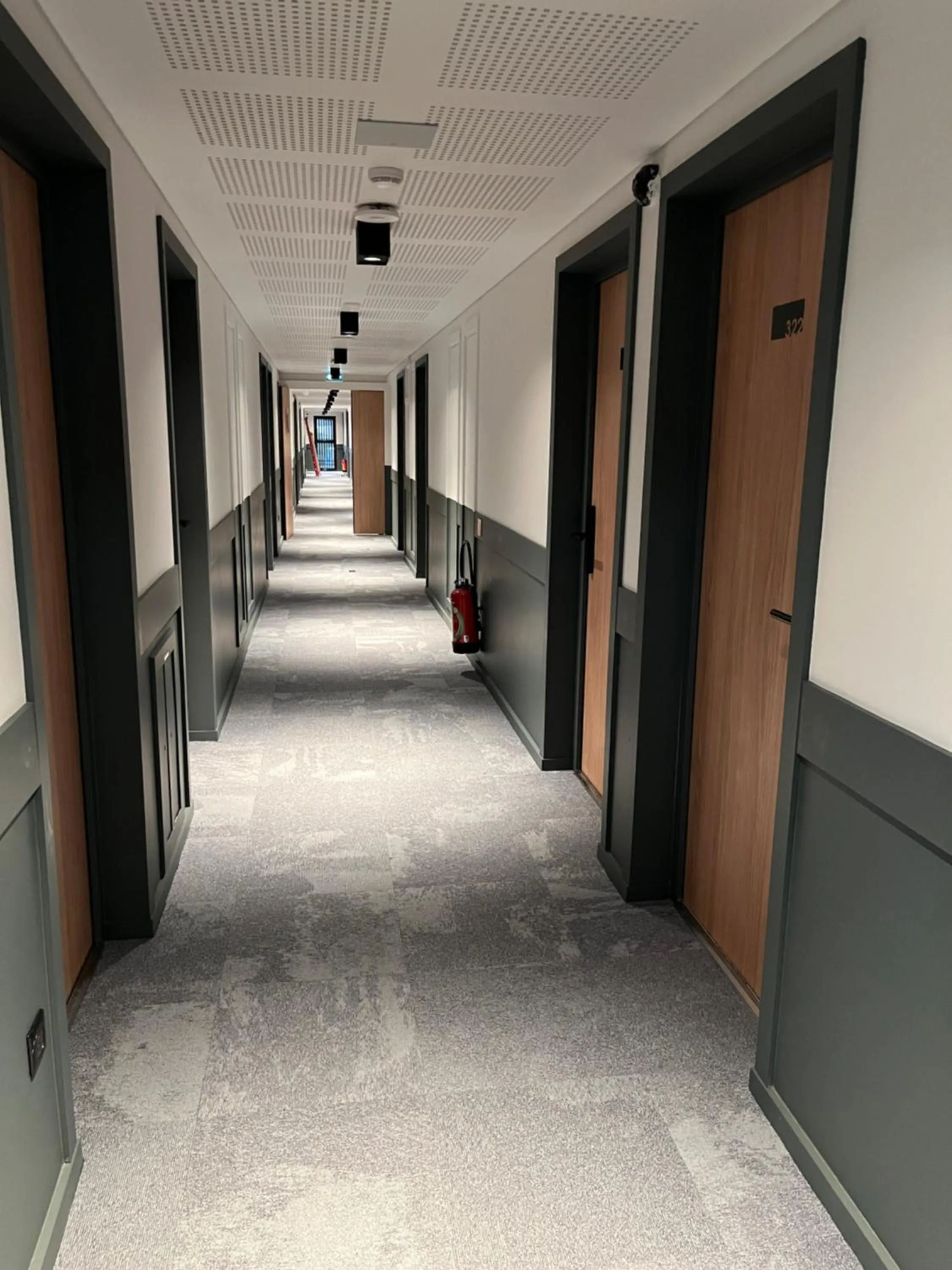 Property building in Hôtel Le Relais des Brasseurs - Aubagne