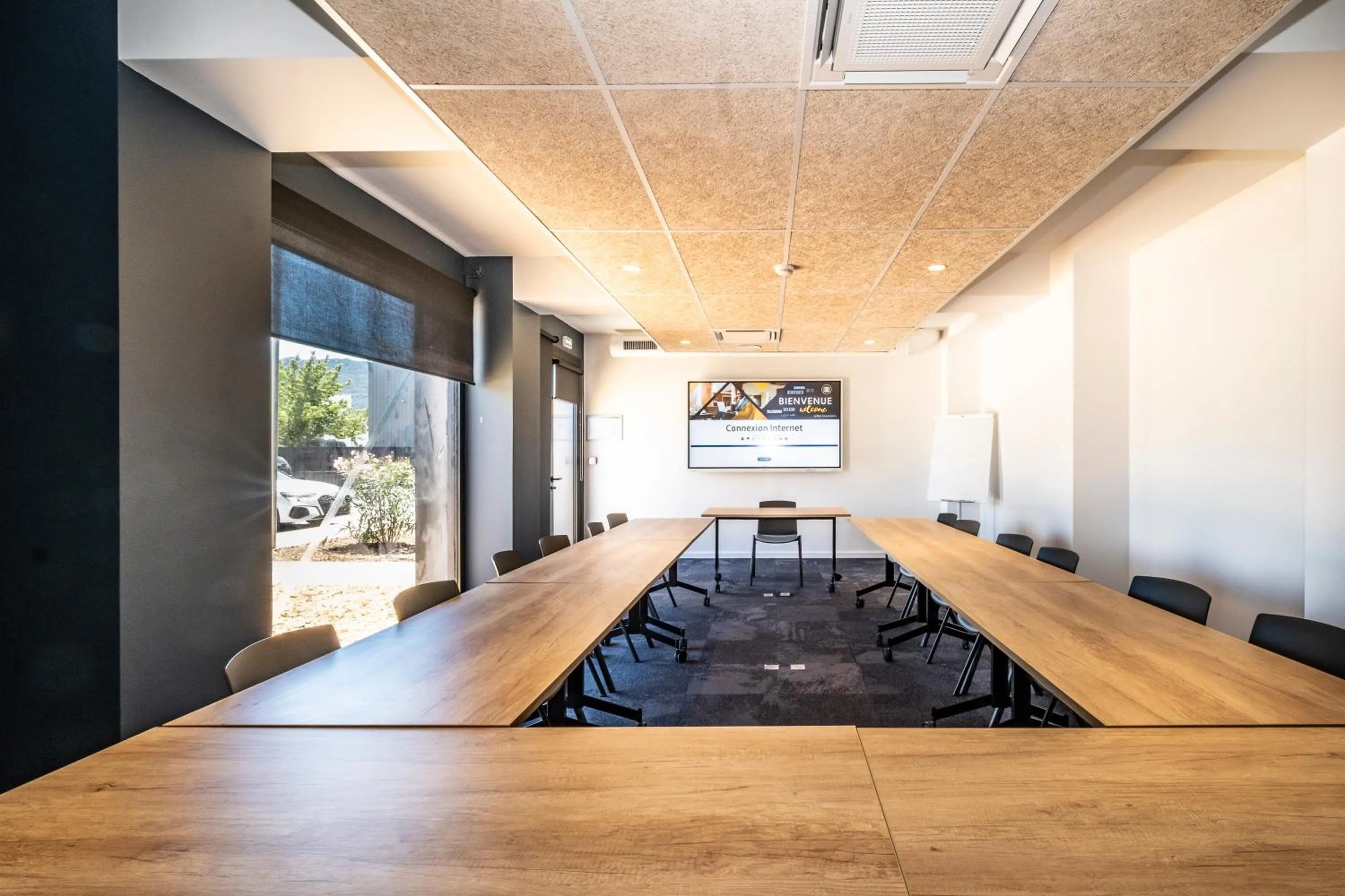 Meeting/conference room in Hôtel Le Relais des Brasseurs - Aubagne