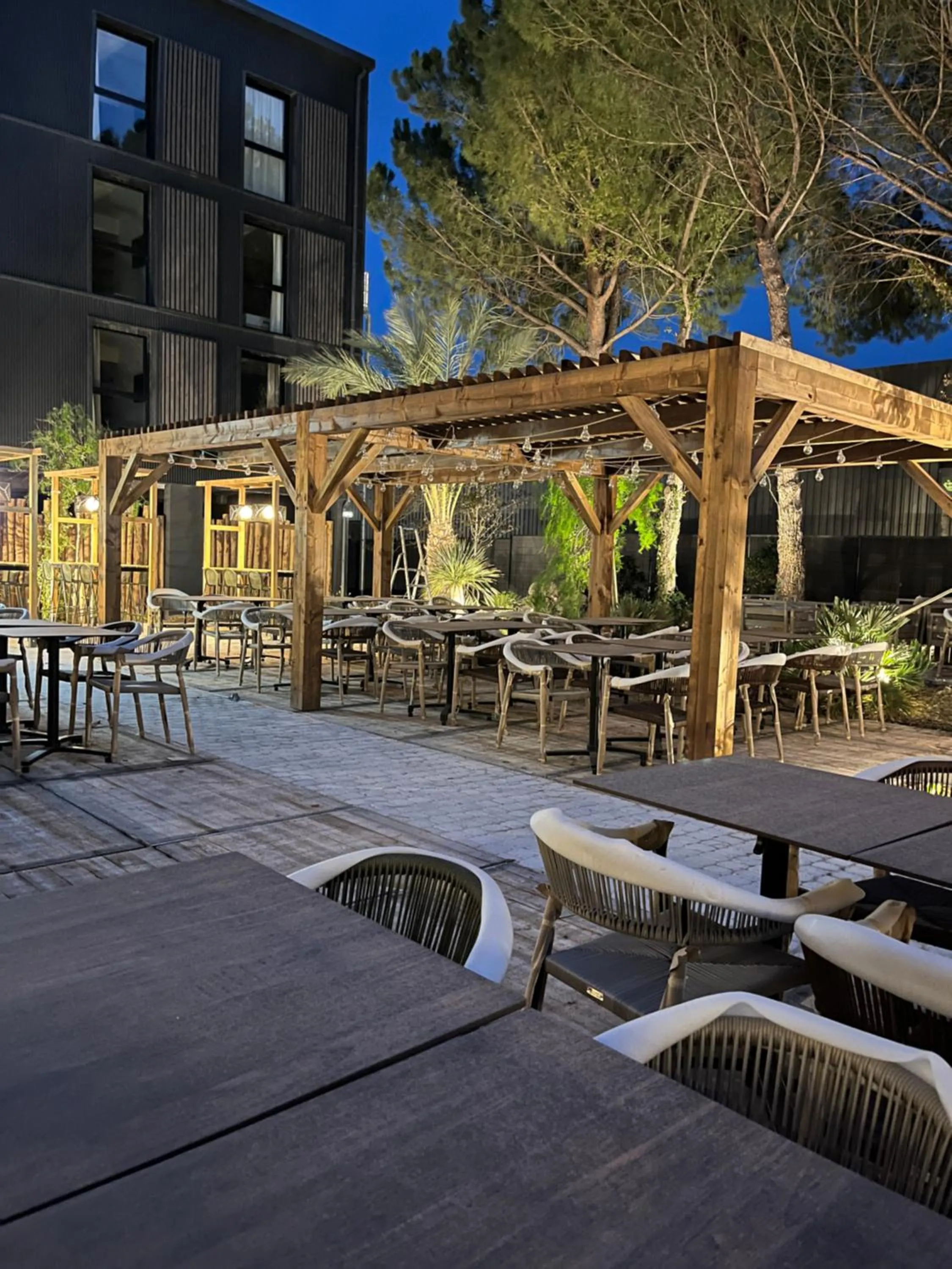 Property building in Hôtel Le Relais des Brasseurs - Aubagne