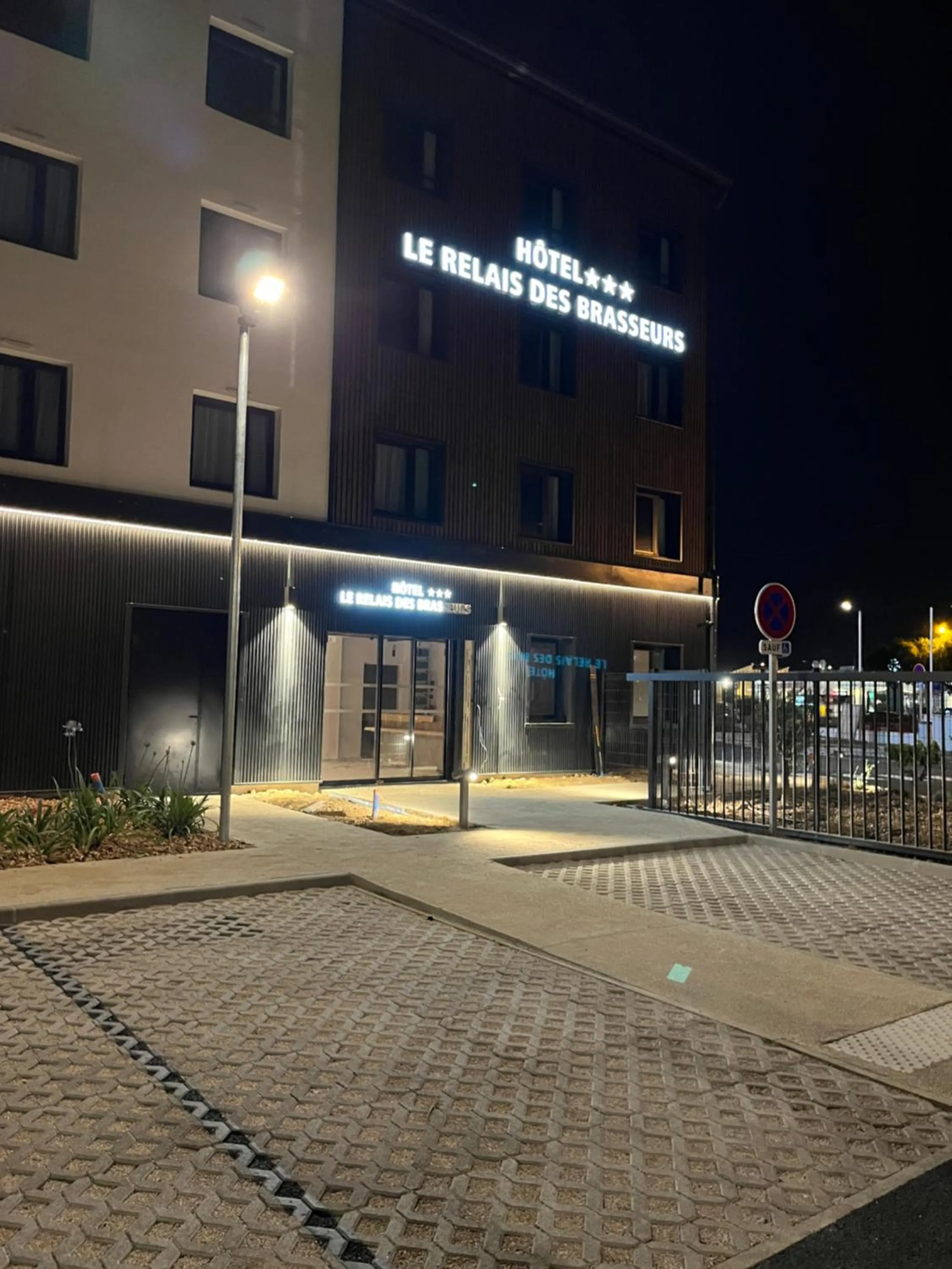 Location in Hôtel Le Relais des Brasseurs - Aubagne