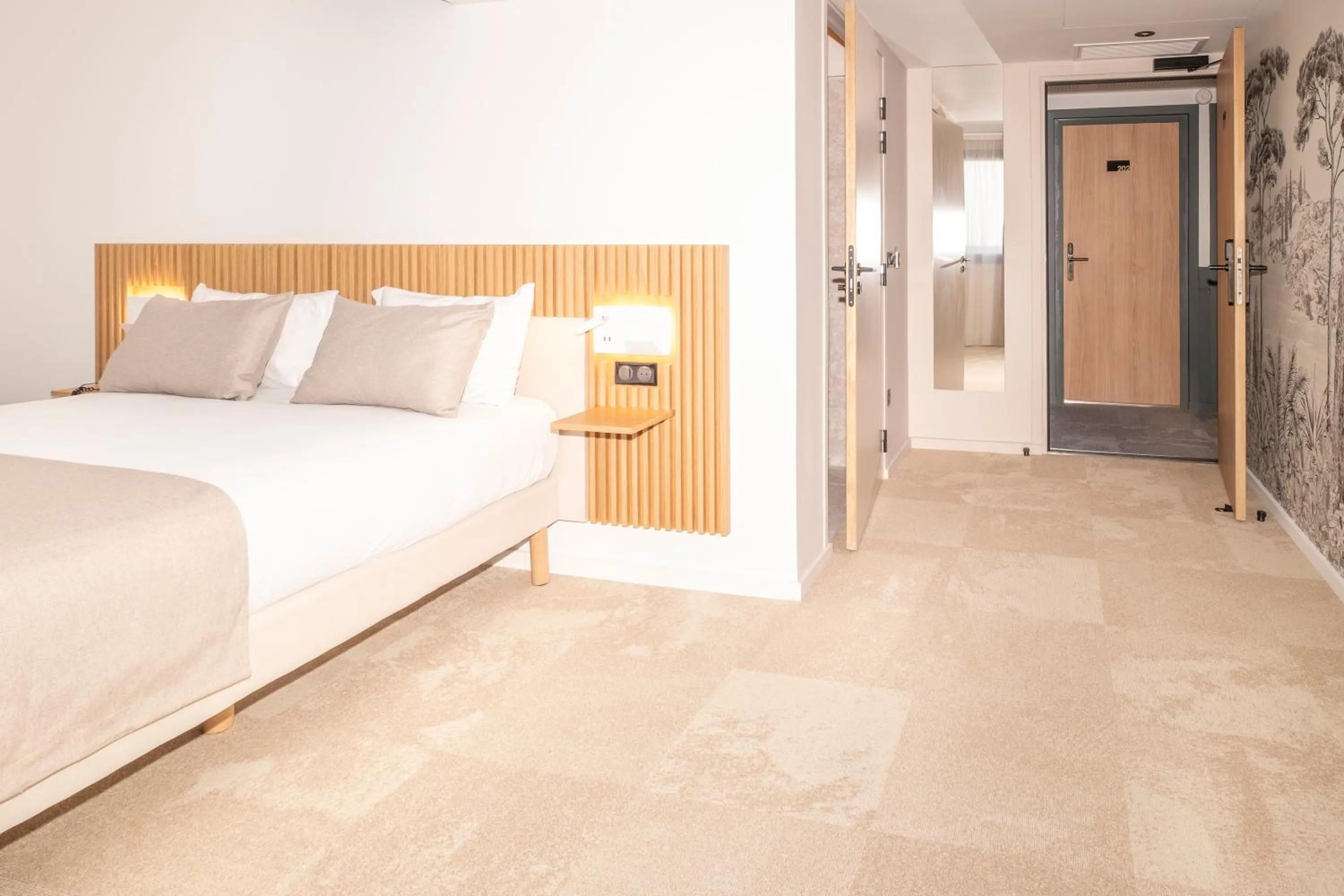 Bed in Hôtel Le Relais des Brasseurs - Aubagne