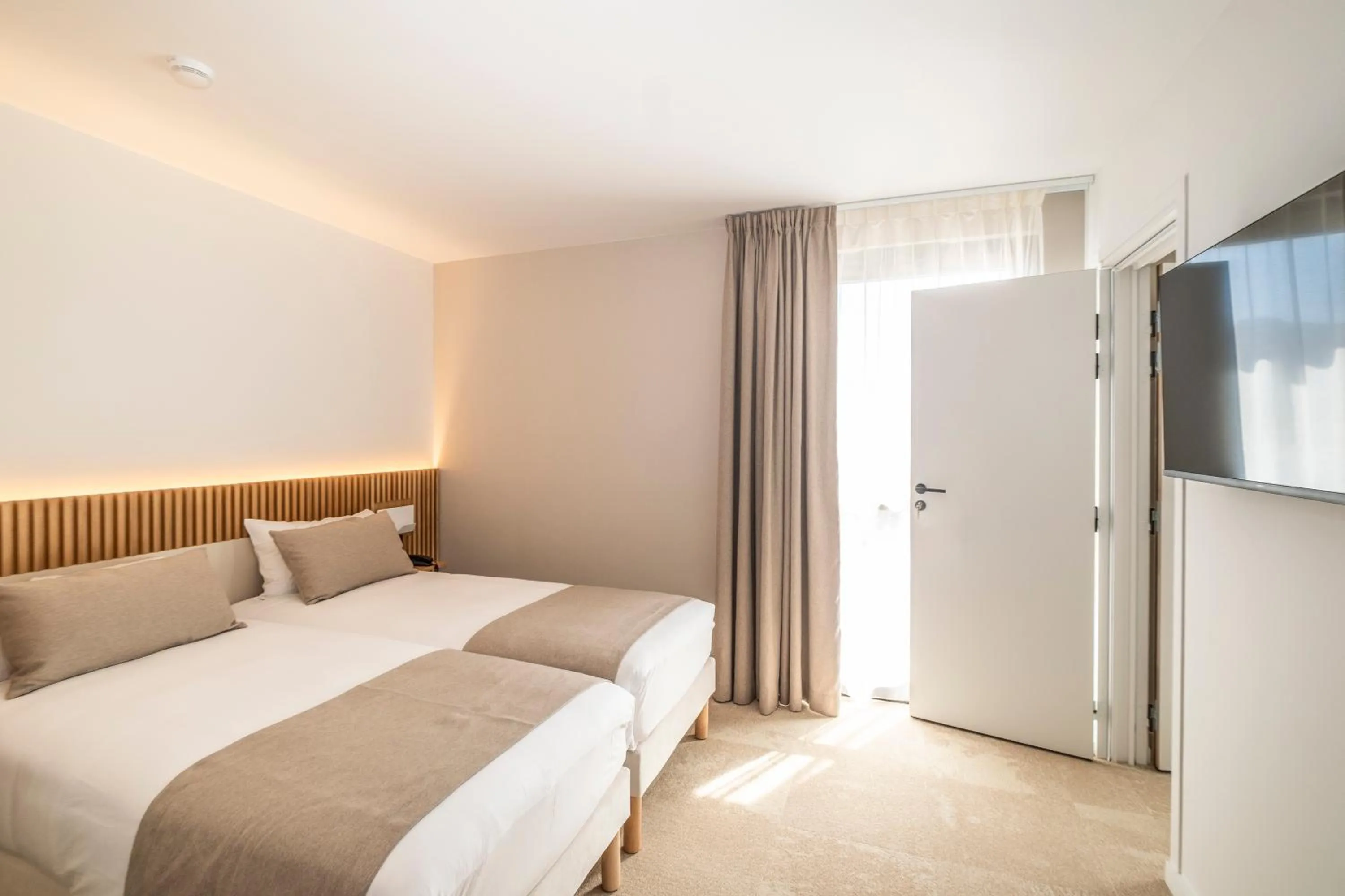 Bed in Hôtel Le Relais des Brasseurs - Aubagne