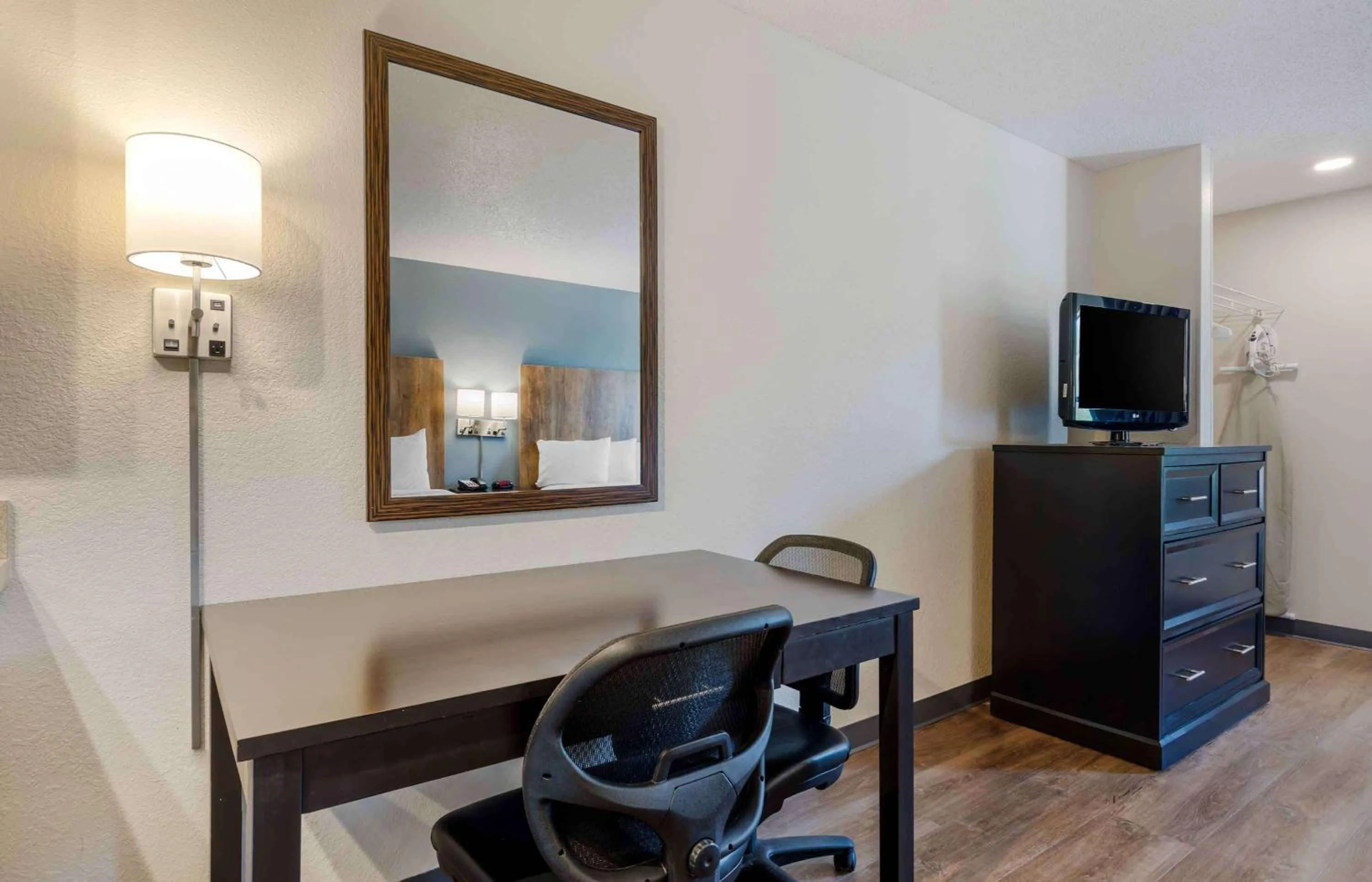Bedroom in Extended Stay America Suites - Washington, DC - Centreville - Manassas