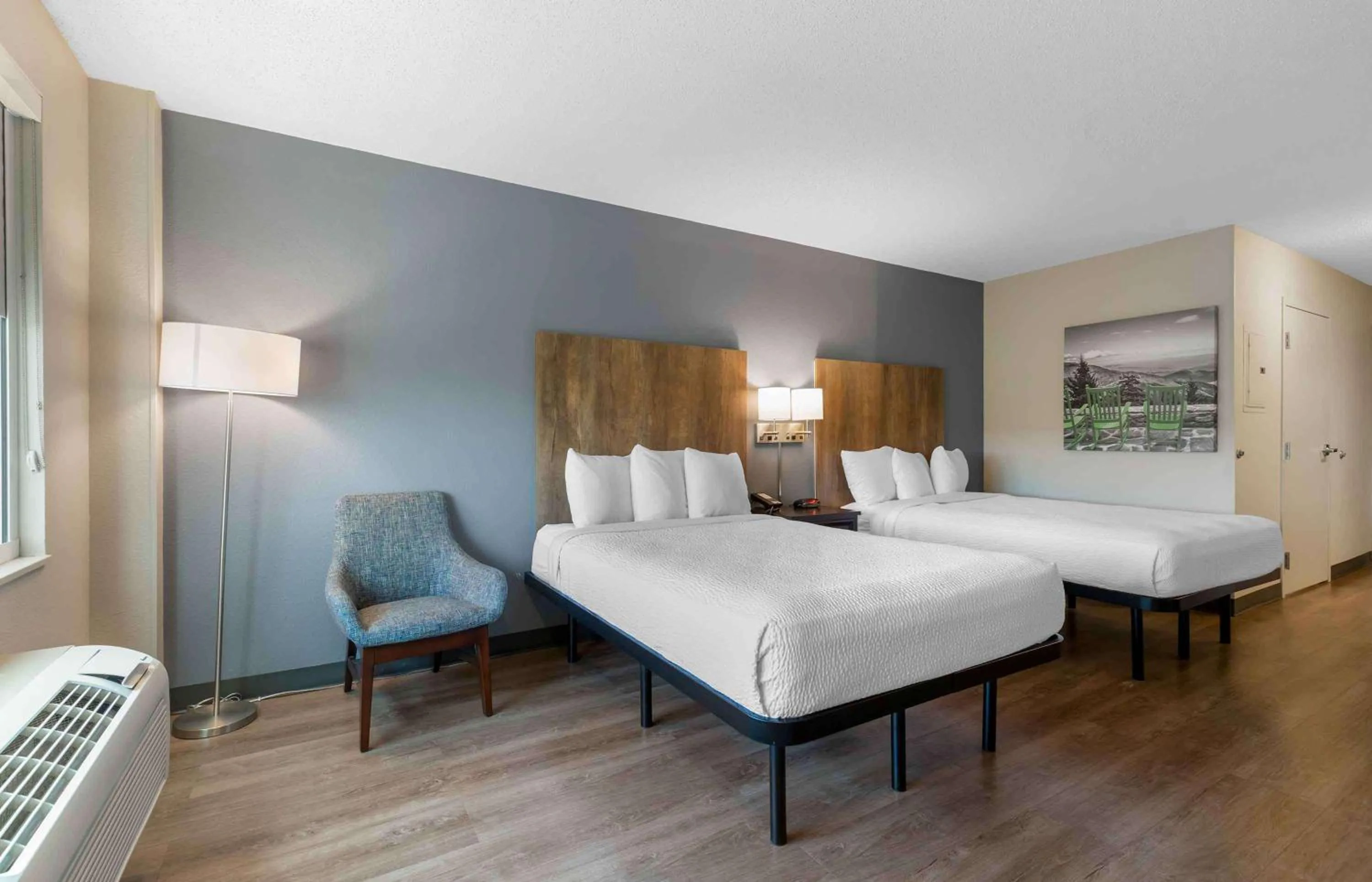 Bedroom, Bed in Extended Stay America Suites - Washington, DC - Centreville - Manassas