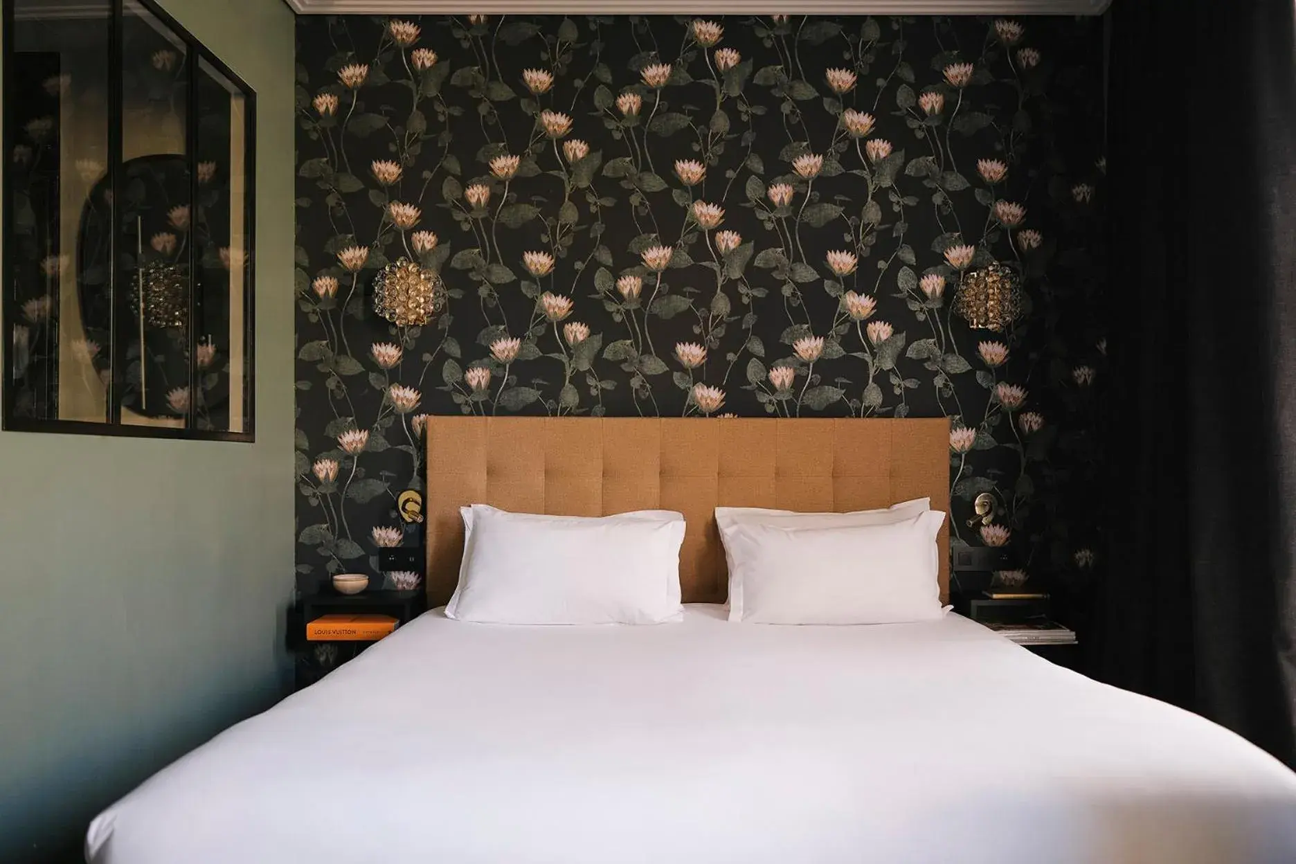 Deluxe Room in Rayz Eiffel Deluxe Room in Rayz Eiffel