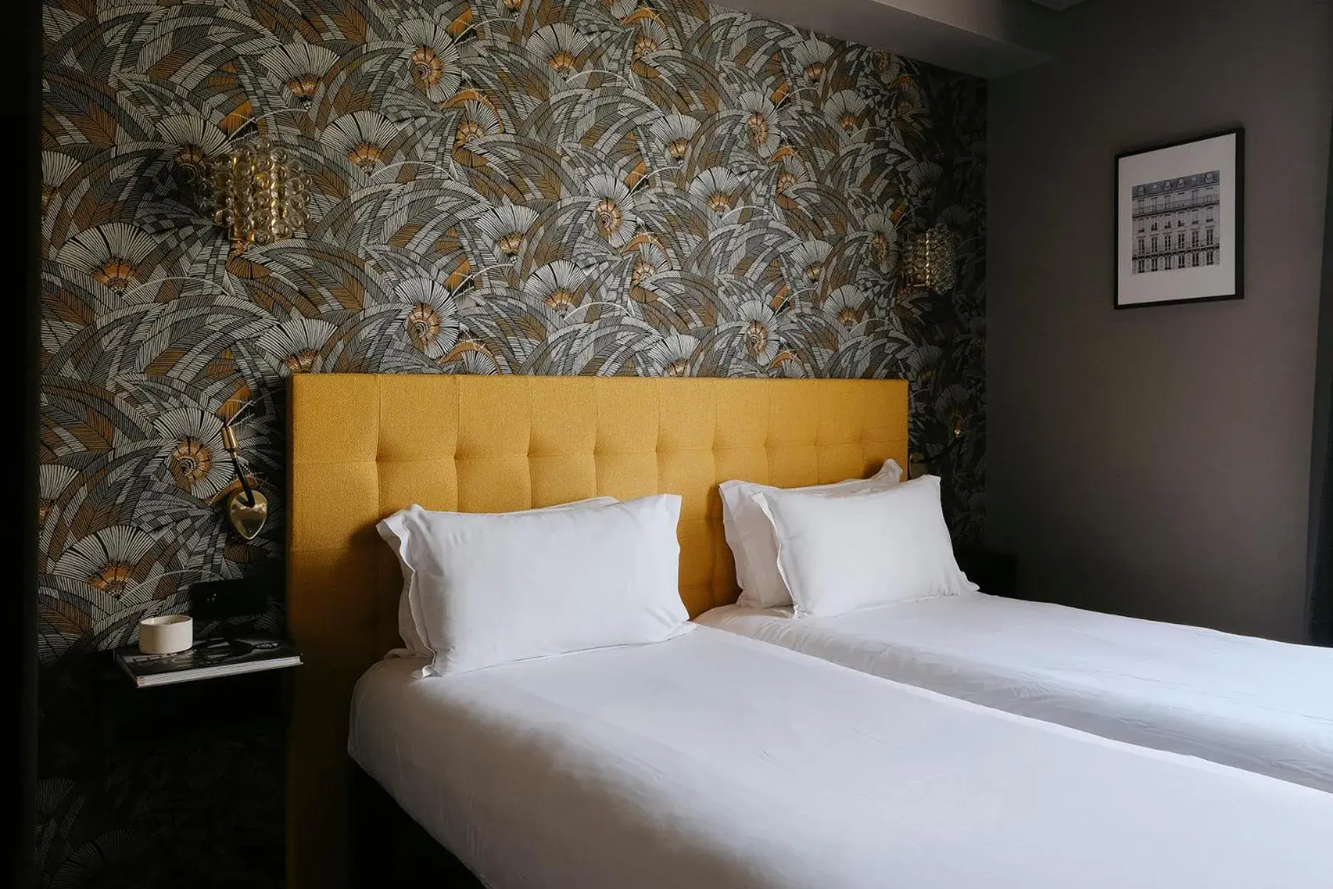 Two Interconnecting Deluxes Rooms with Balcony in Rayz Eiffel Two Interconnecting Deluxes Rooms with Balcony in Rayz Eiffel