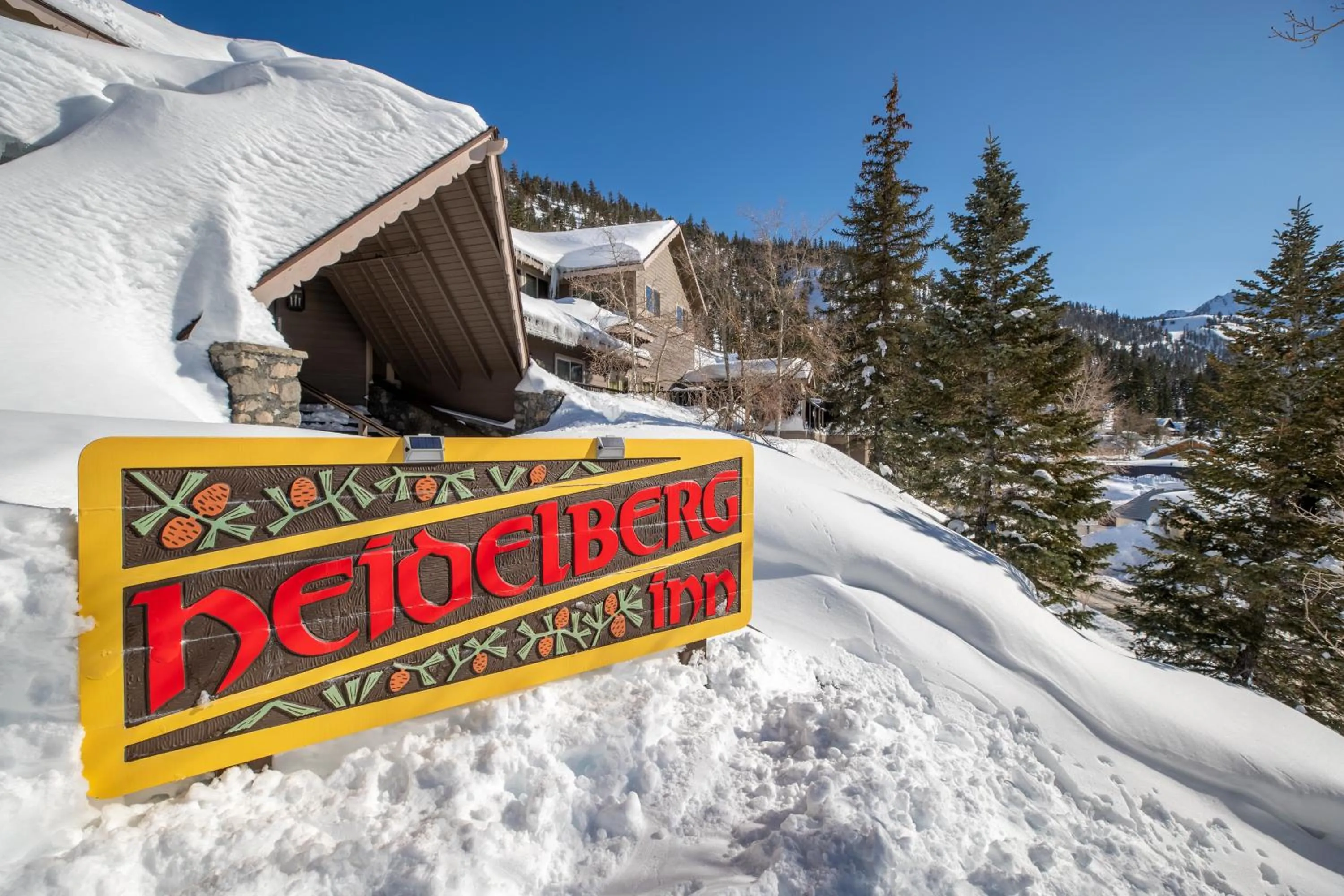 Property building in Heidelberg Inn & Resort