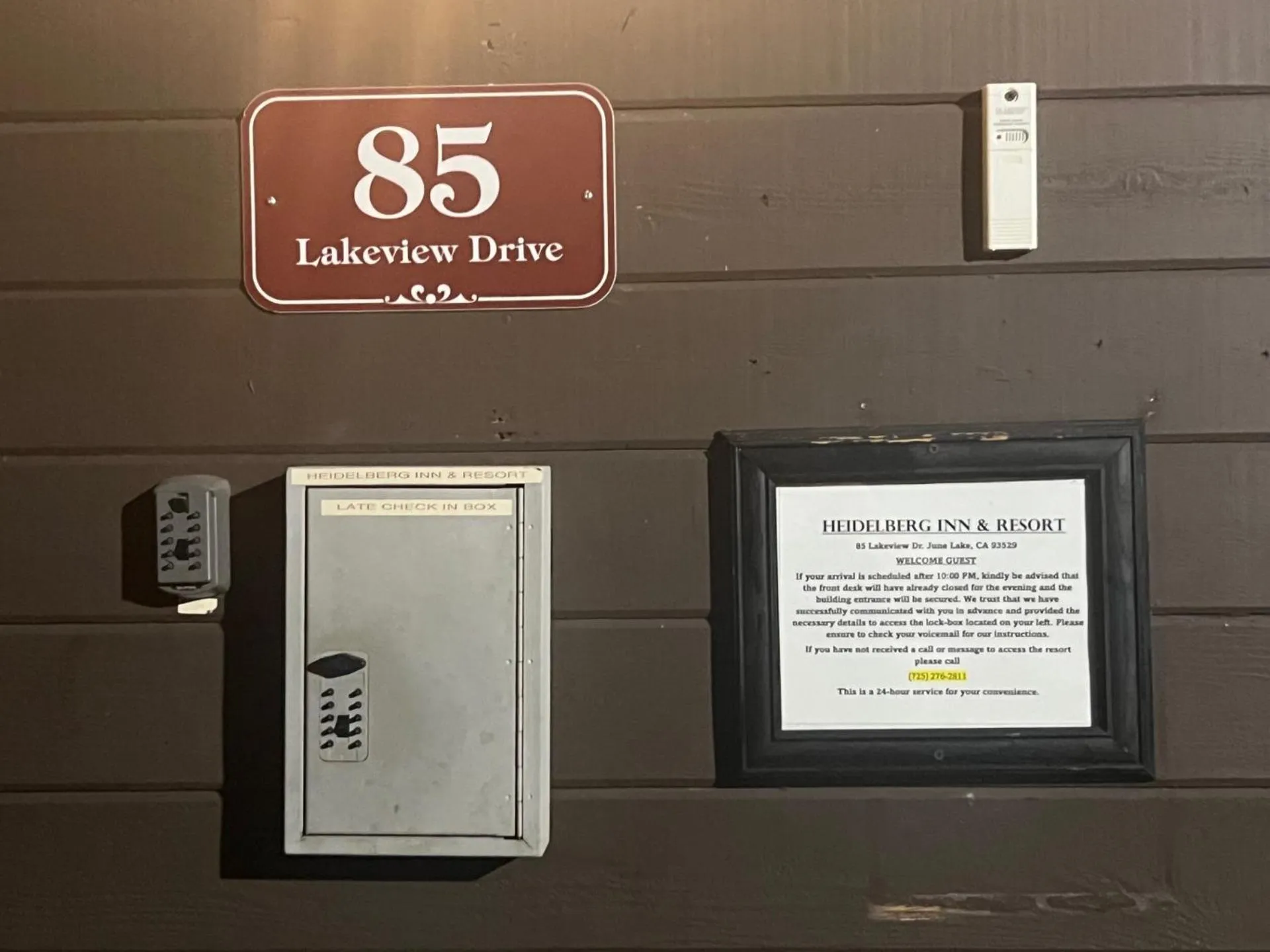 Property building in Heidelberg Inn & Resort