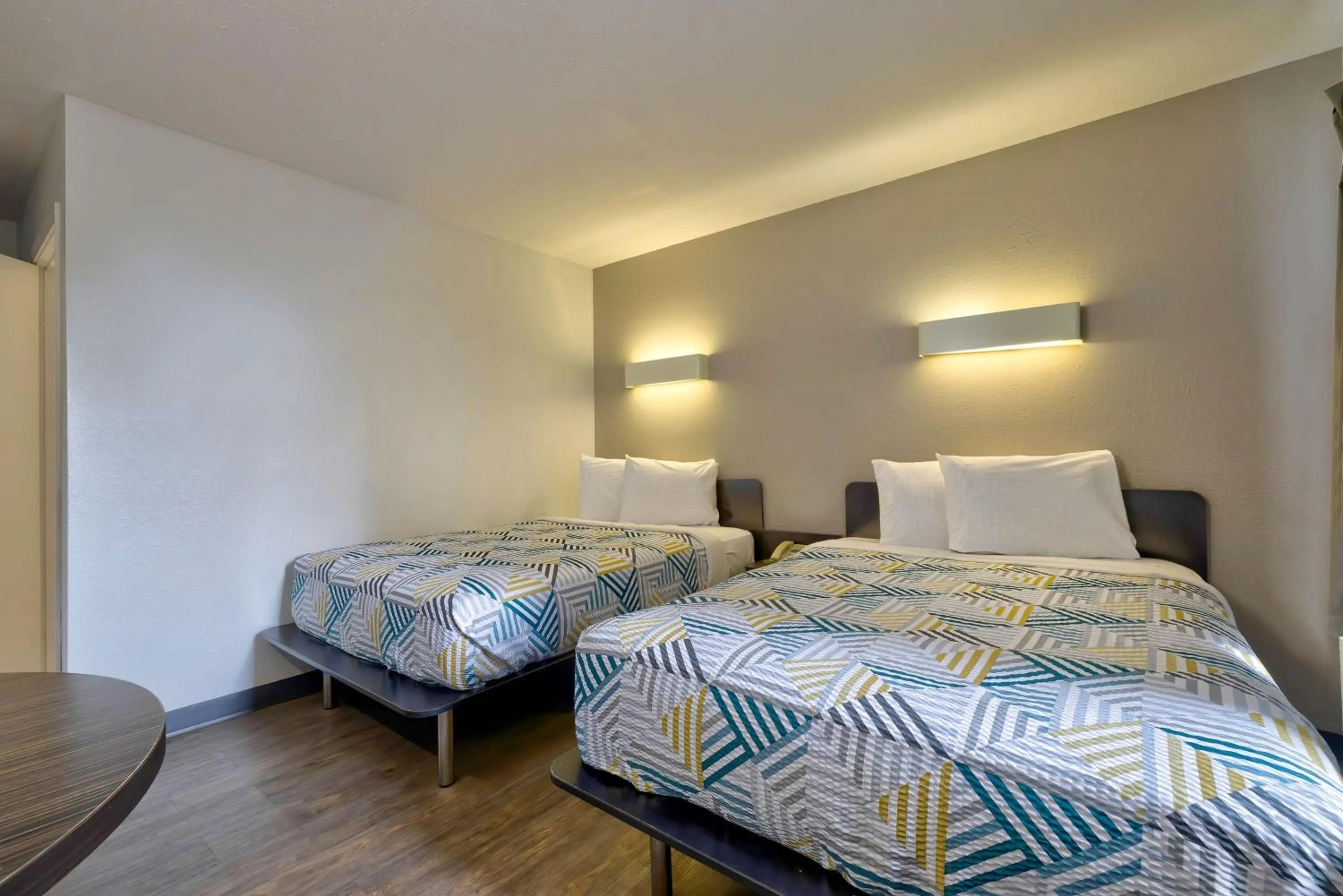 Bedroom, Bed in Motel 6-Oshkosh, WI