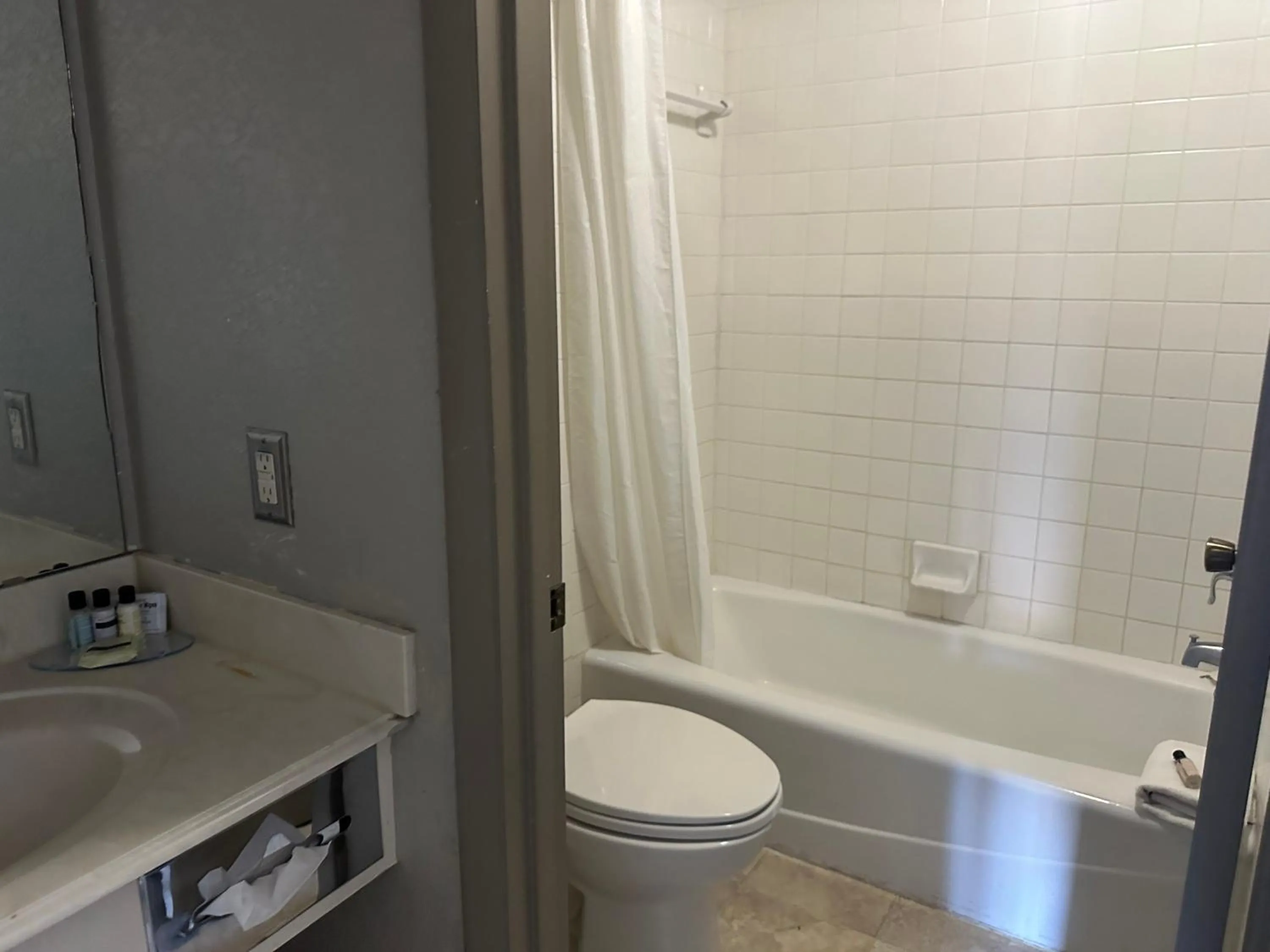 Sunset Inn and Suites