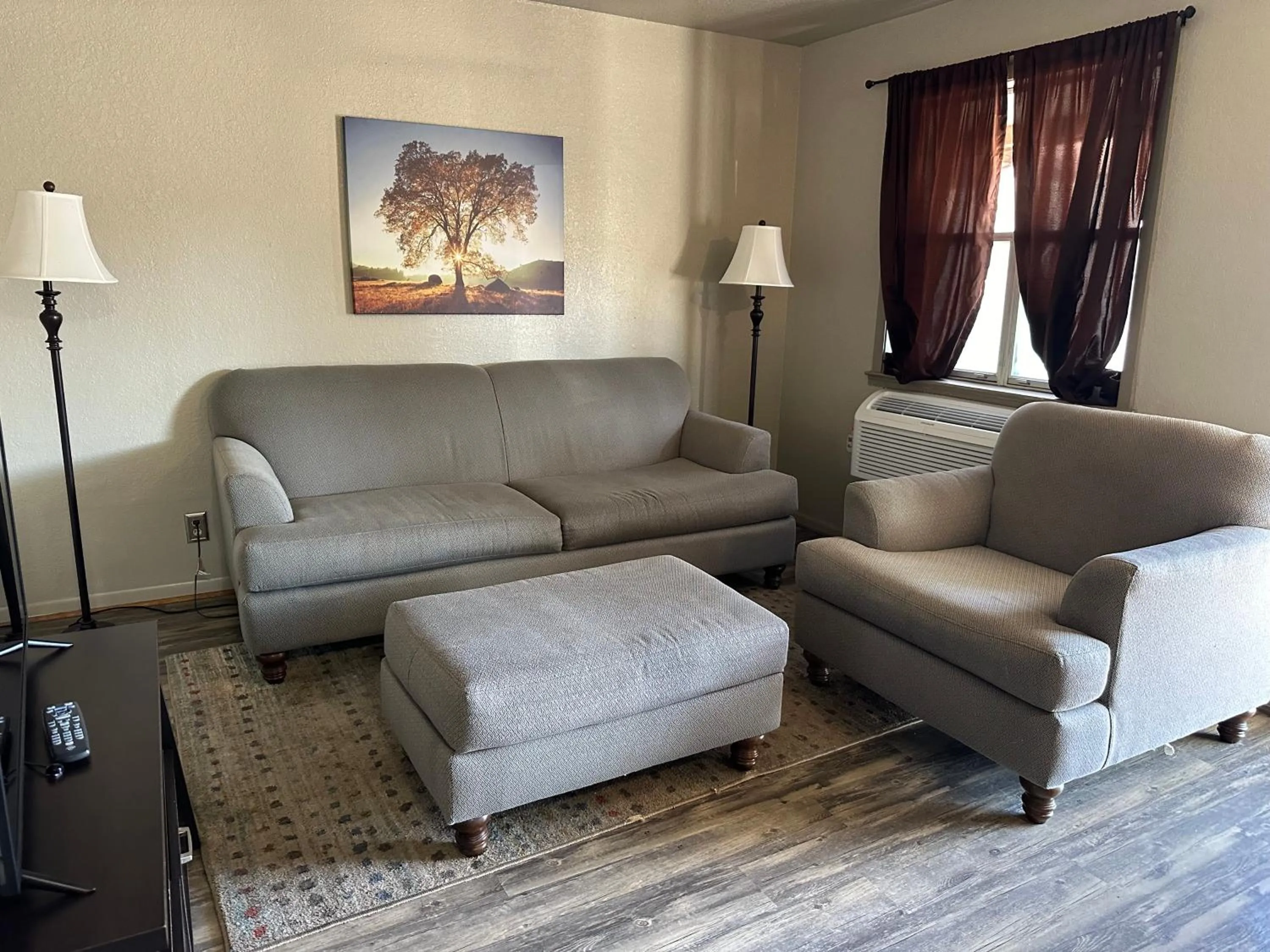 Sunset Inn and Suites