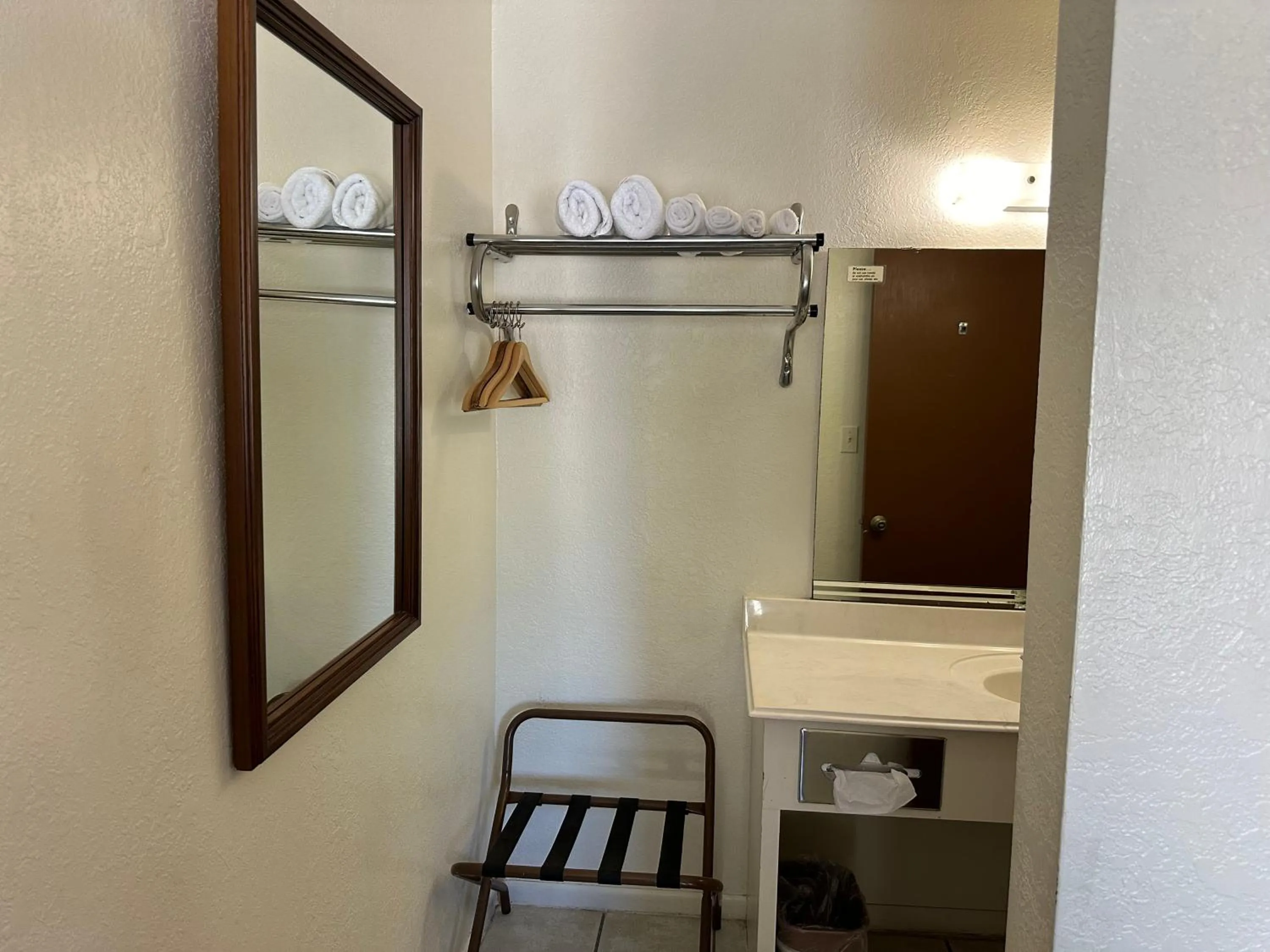 Sunset Inn and Suites