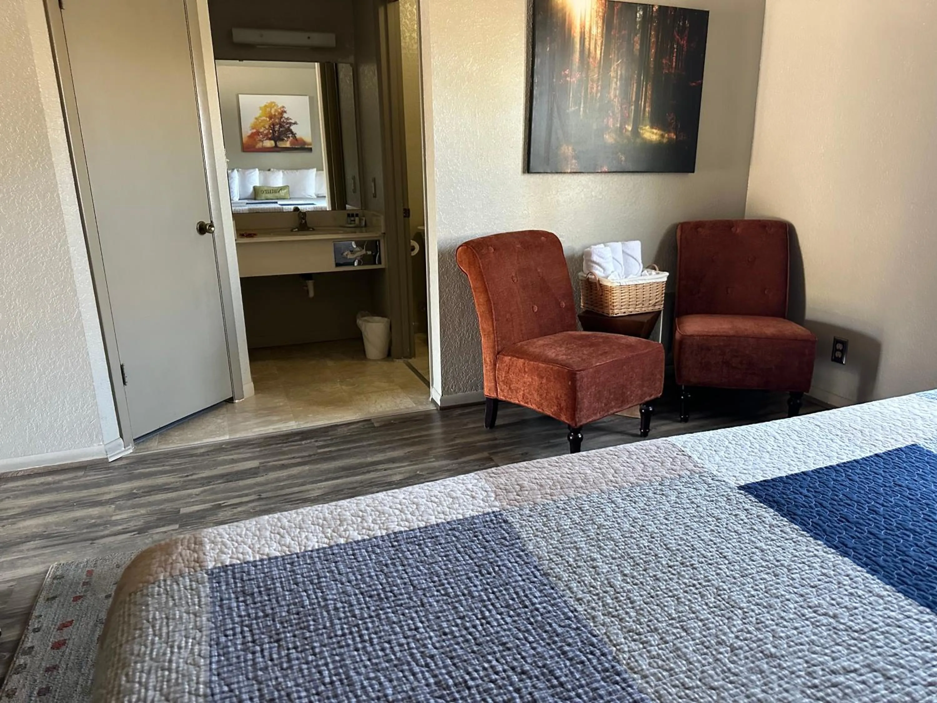 Sunset Inn and Suites