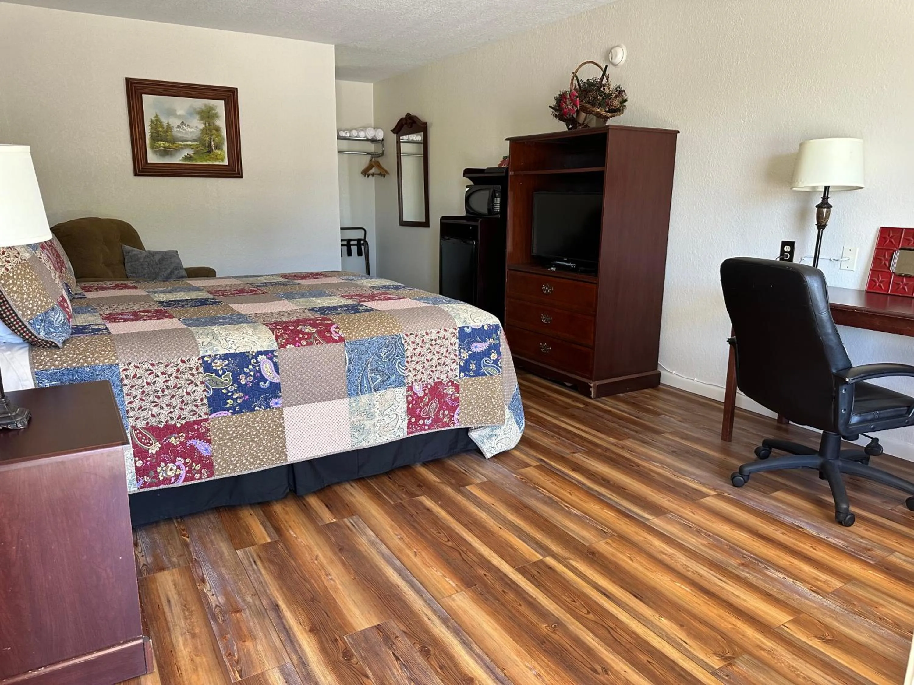 Sunset Inn and Suites