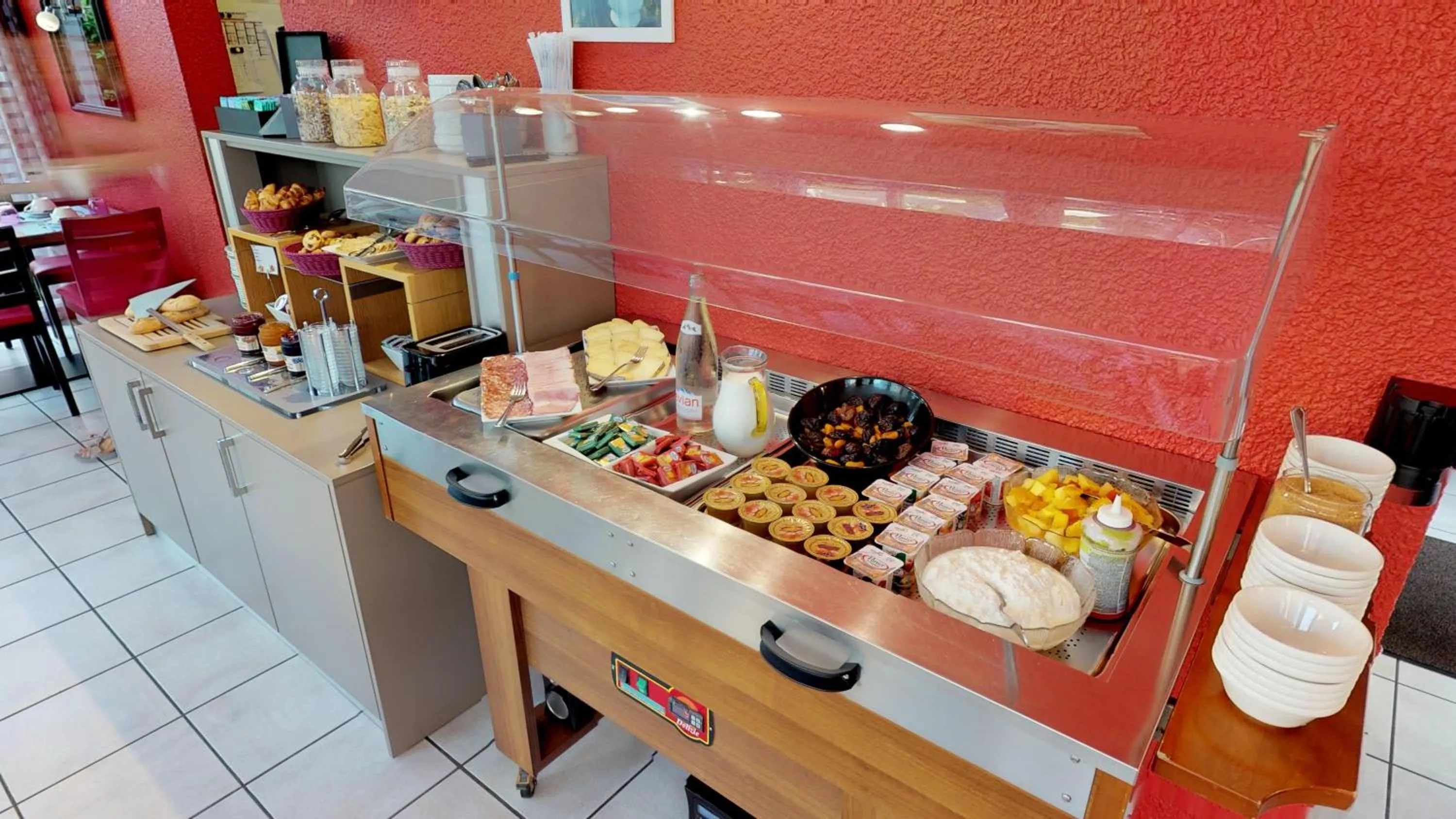 Buffet breakfast in Hôtel de France Contact-Hôtel
