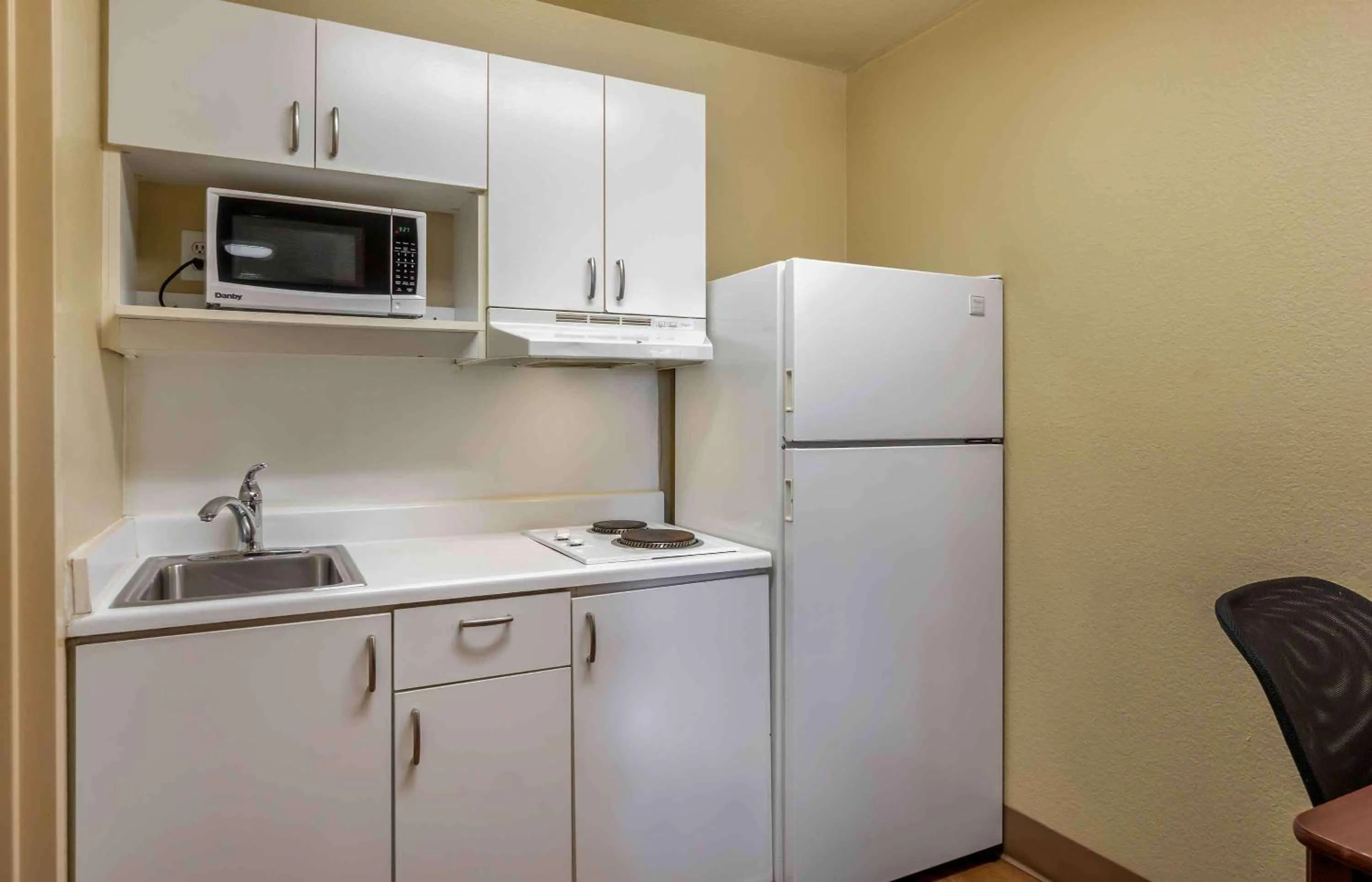 Kitchen or kitchenette in Extended Stay America Suites - Seattle - Tukwila
