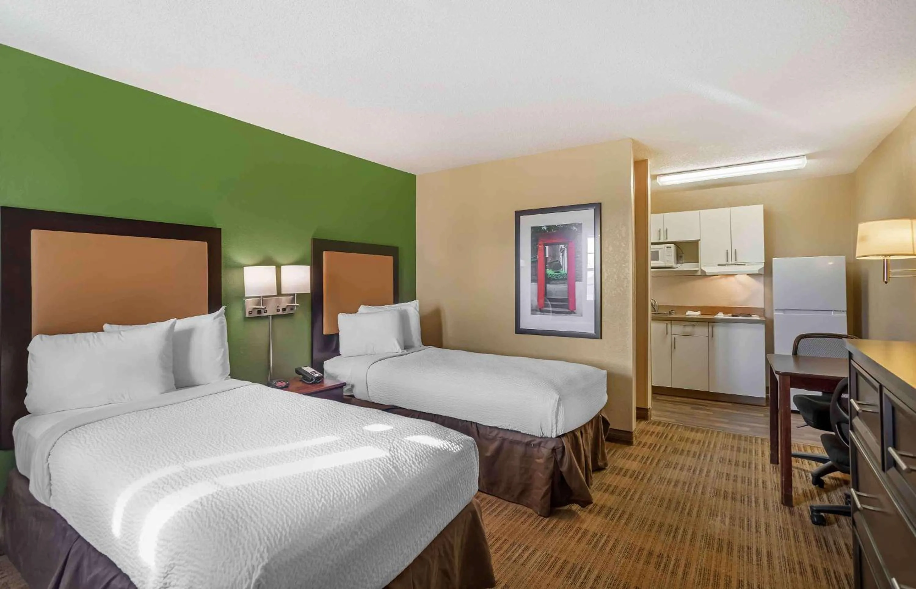 Bedroom, Bed in Extended Stay America Suites - Seattle - Tukwila