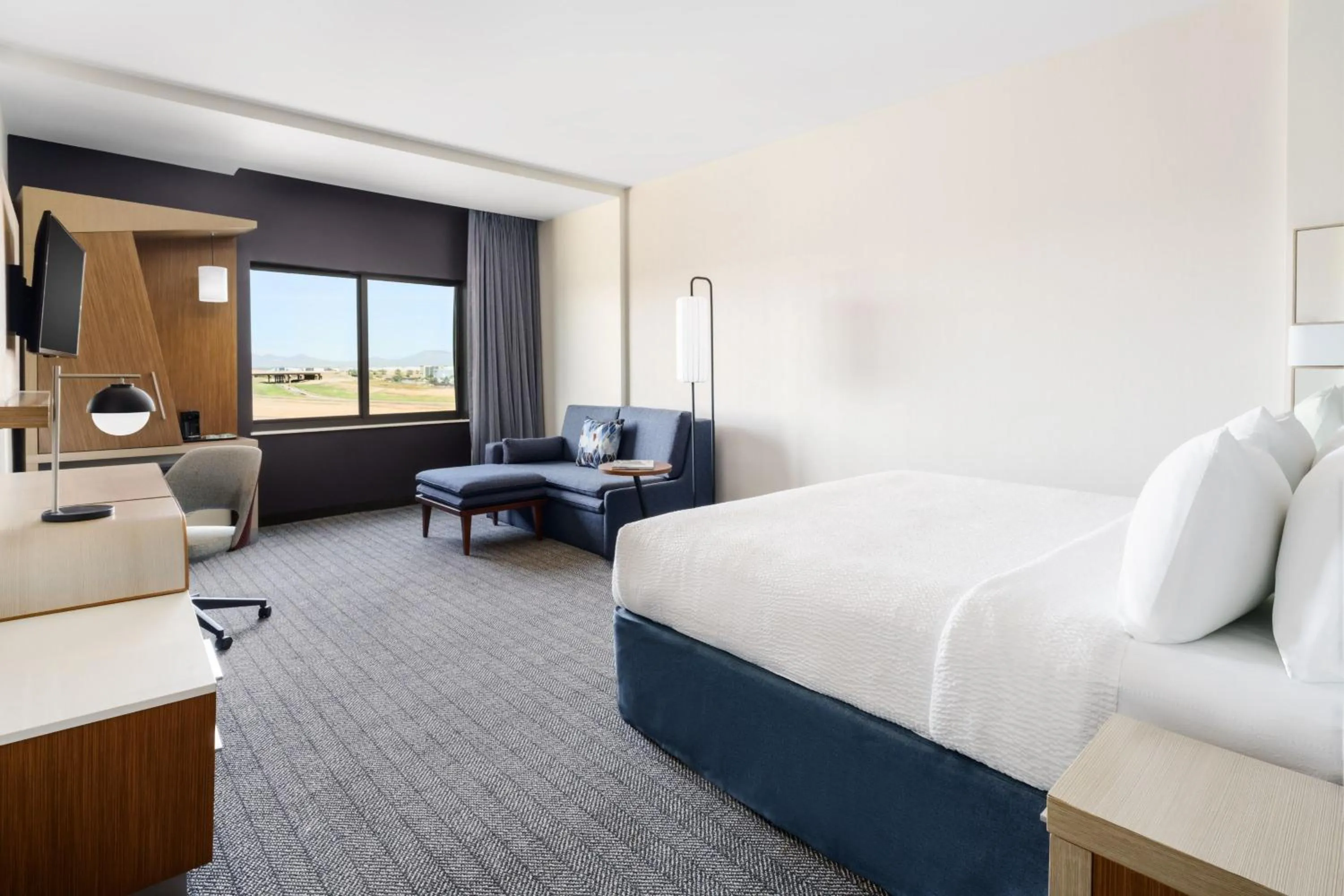 Photo of the whole room, Bed in Courtyard by Marriott Phoenix Mesa Gateway Airport