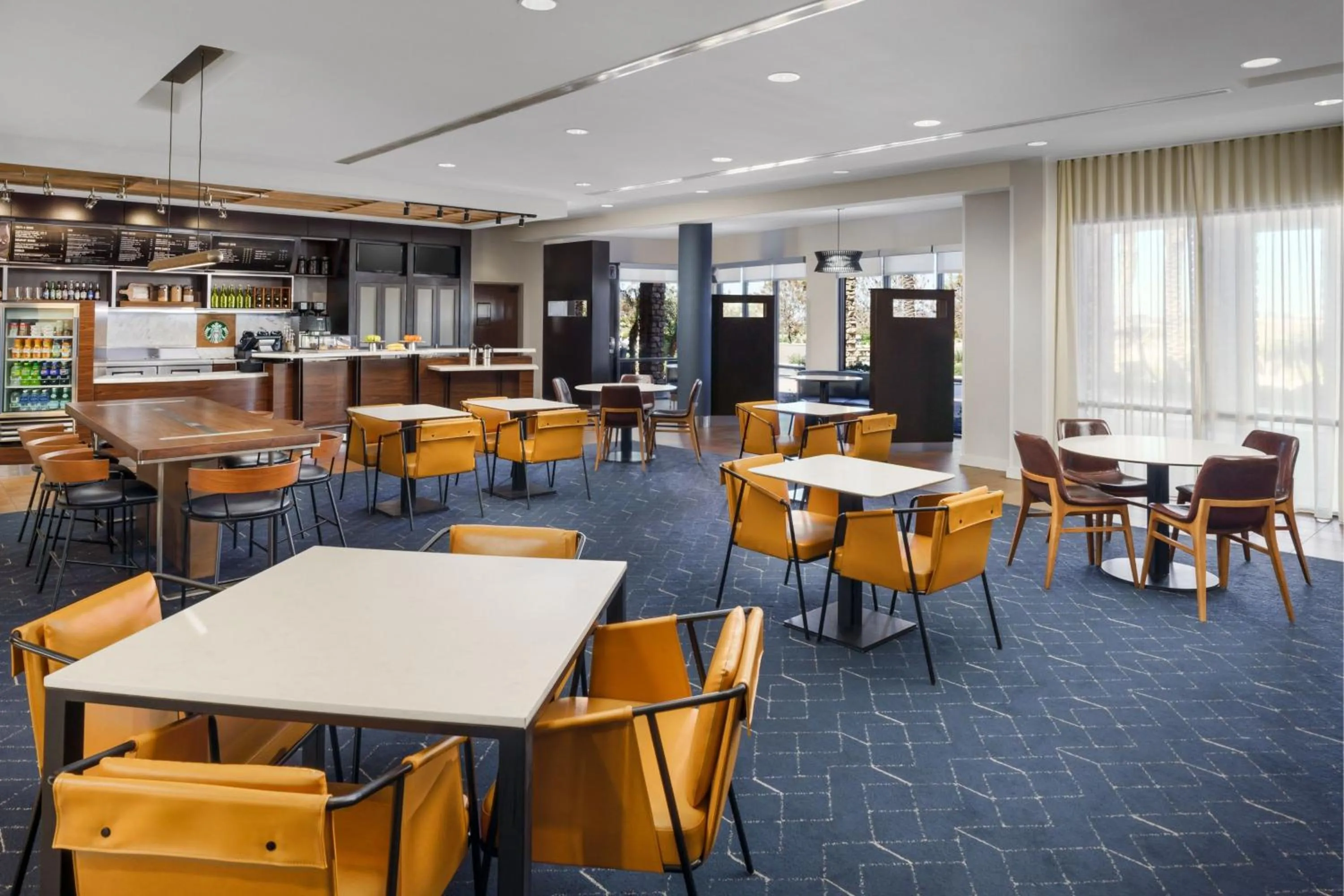 Restaurant/places to eat in Courtyard by Marriott Phoenix Mesa Gateway Airport