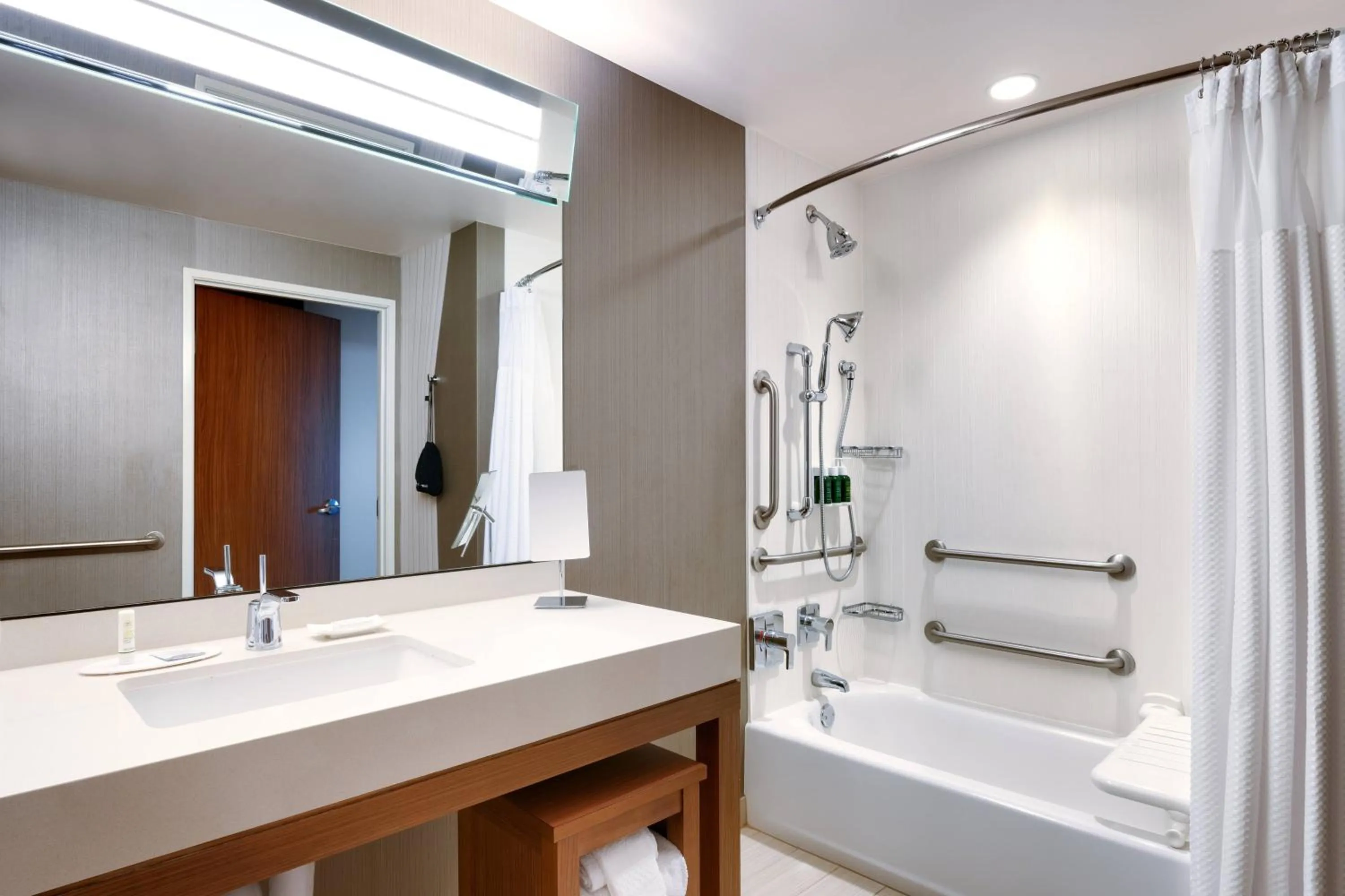 Bathroom in Courtyard by Marriott Phoenix Mesa Gateway Airport