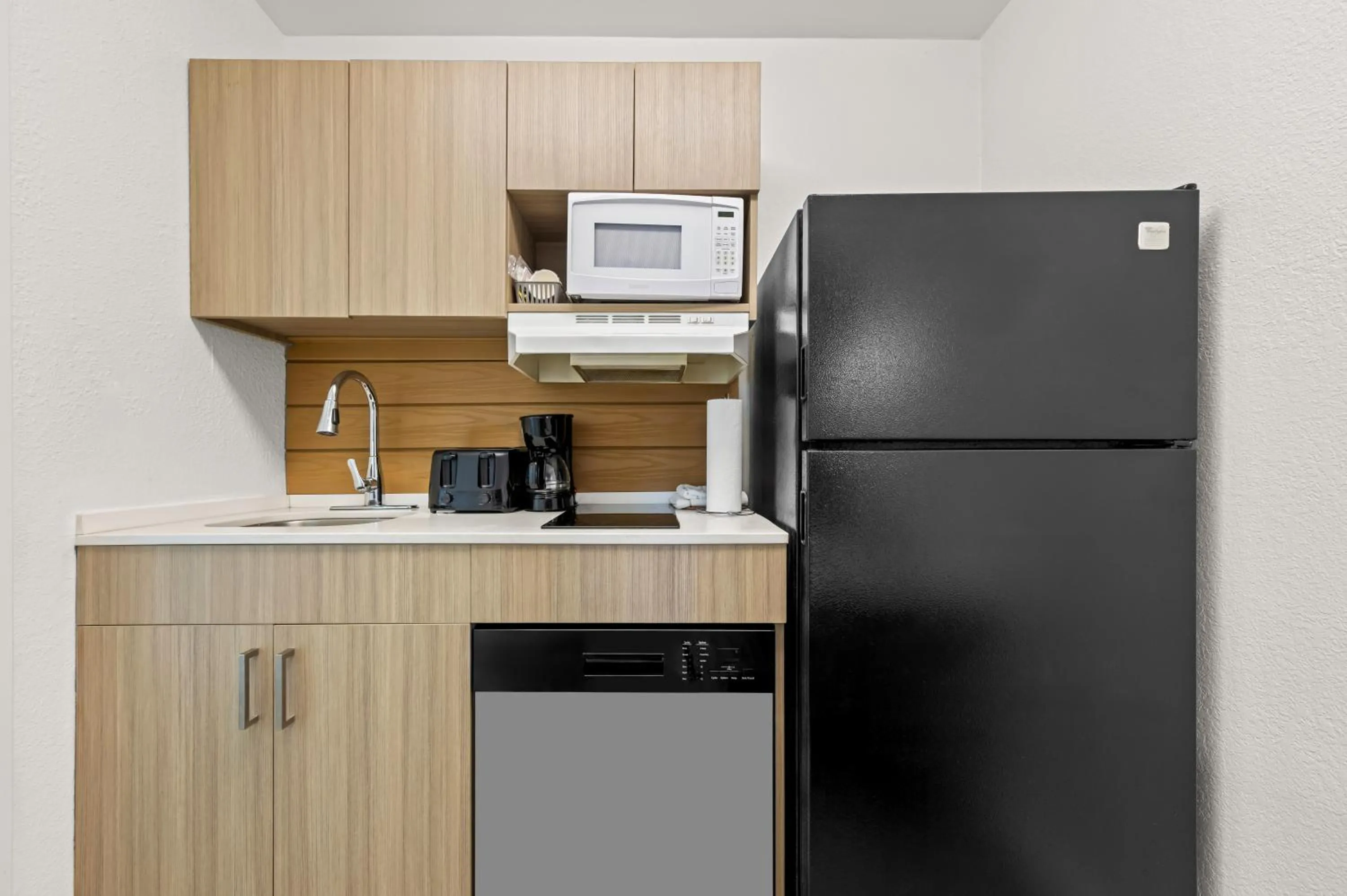 Kitchen or kitchenette in MainStay Suites Knoxville - Cedar Bluff