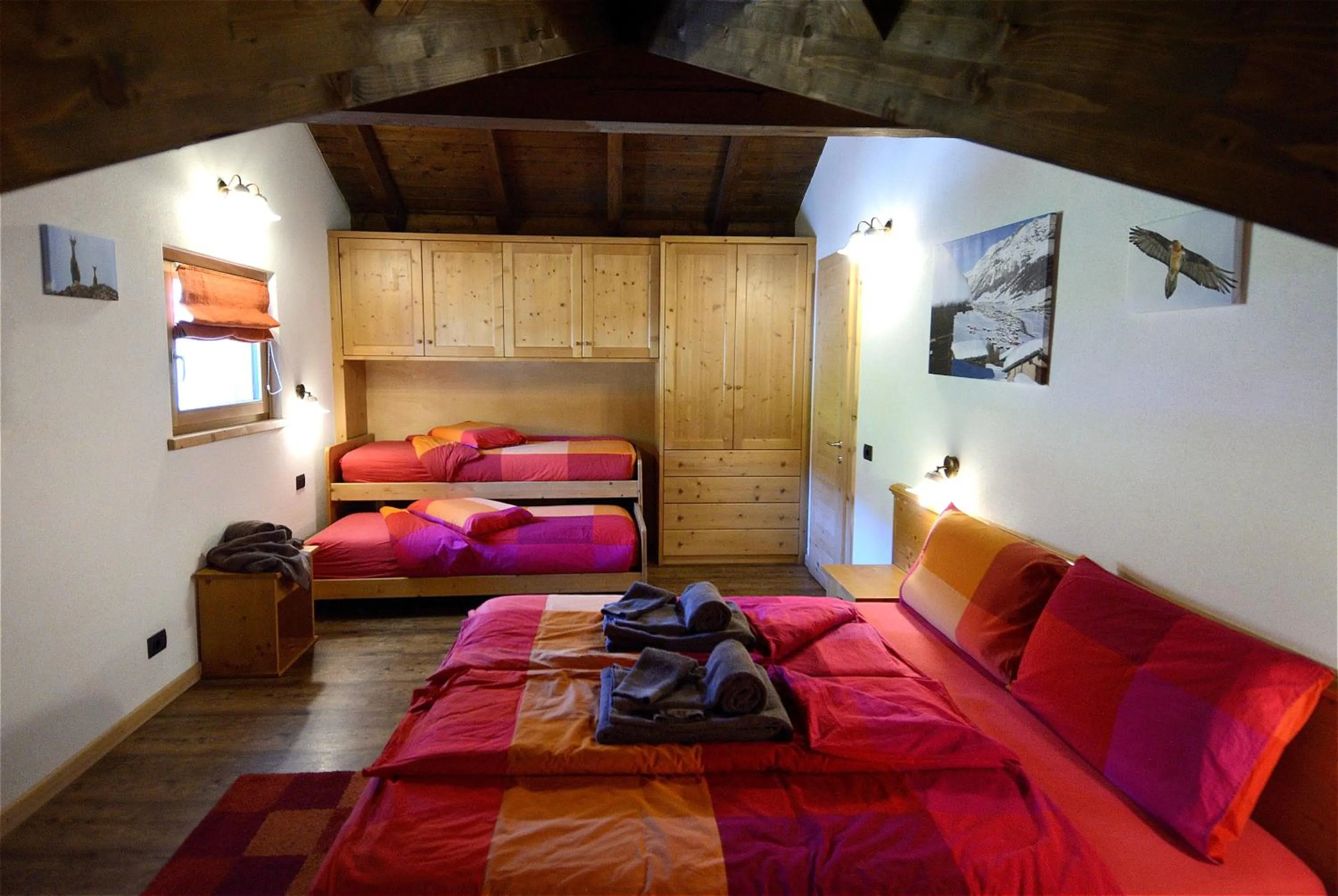 Photo of the whole room, Bed in Appartamenti Calanda - Livigno Center