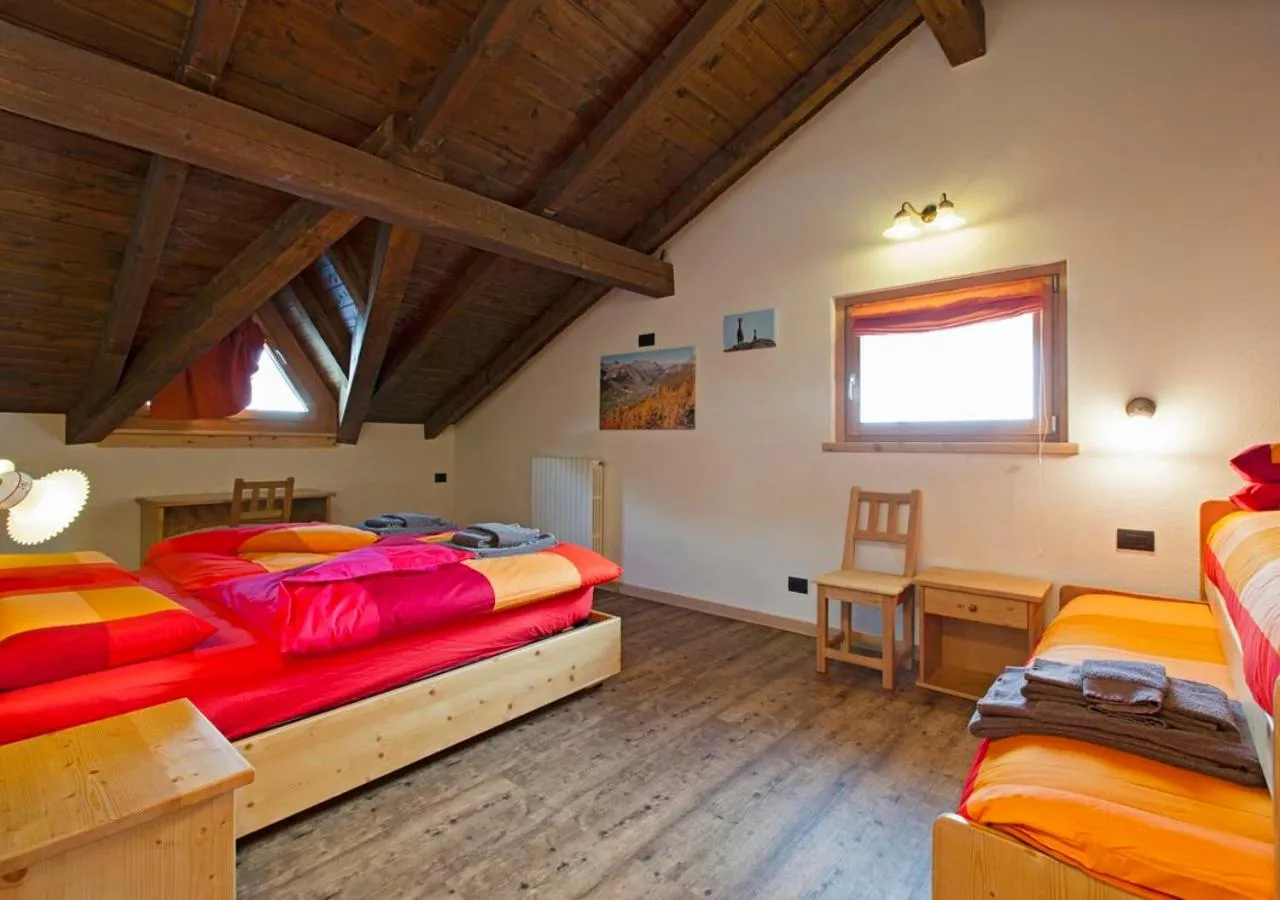 Bedroom, Bed in Appartamenti Calanda - Livigno Center
