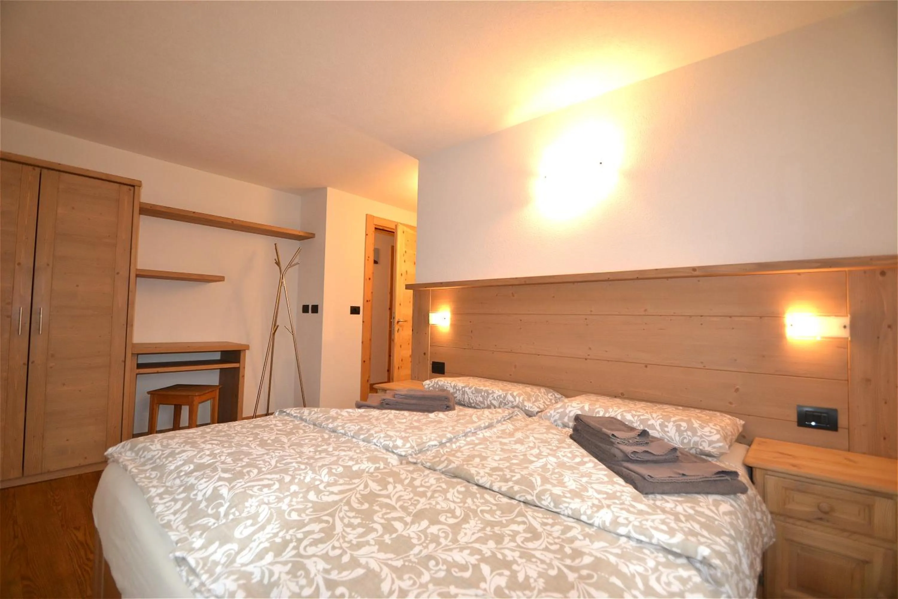 Photo of the whole room, Bed in Appartamenti Calanda - Livigno Center