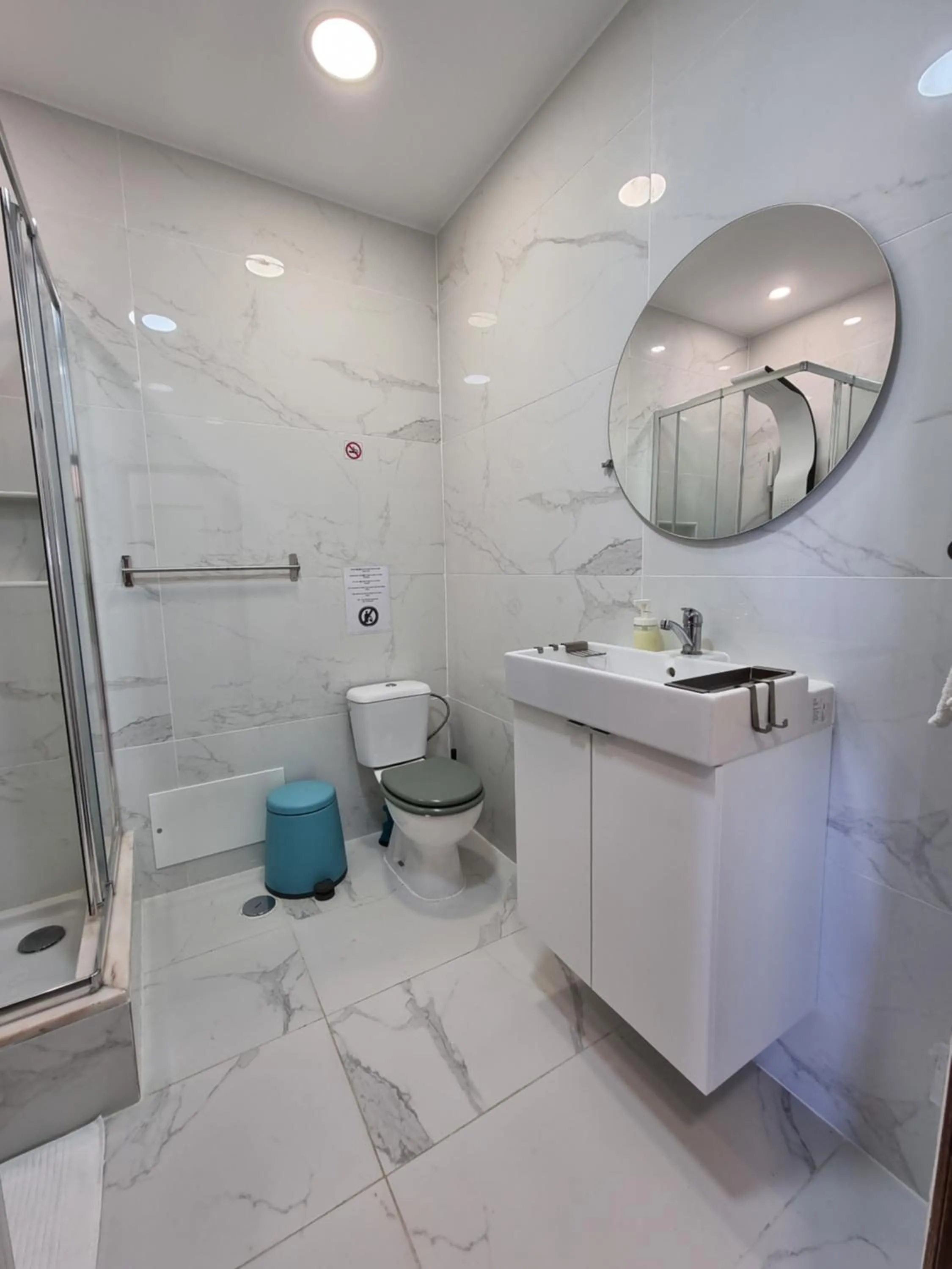 Bathroom in AAA Ana Albufeira Apartments