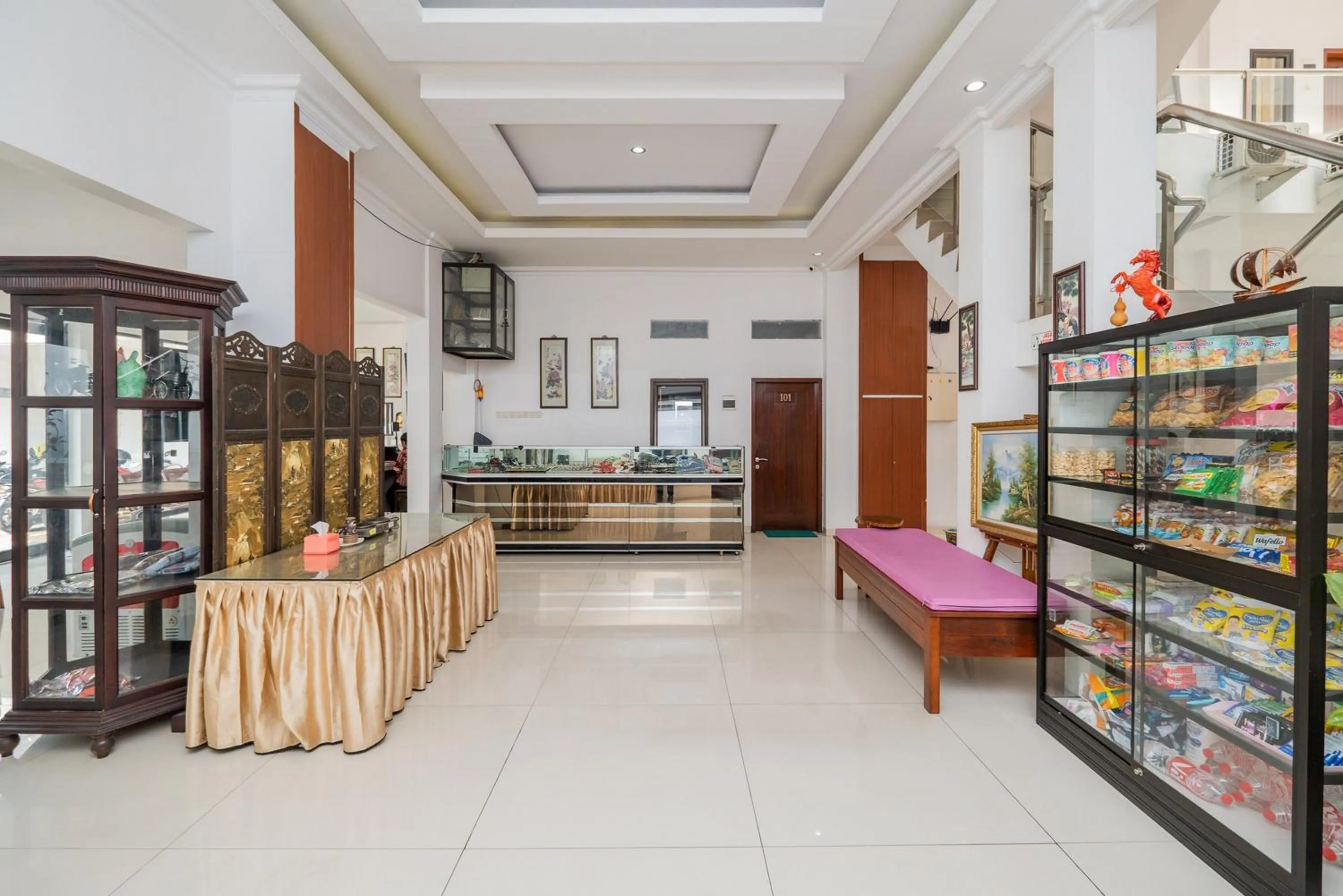 Property building in RedDoorz near Jawa Timur Park 3