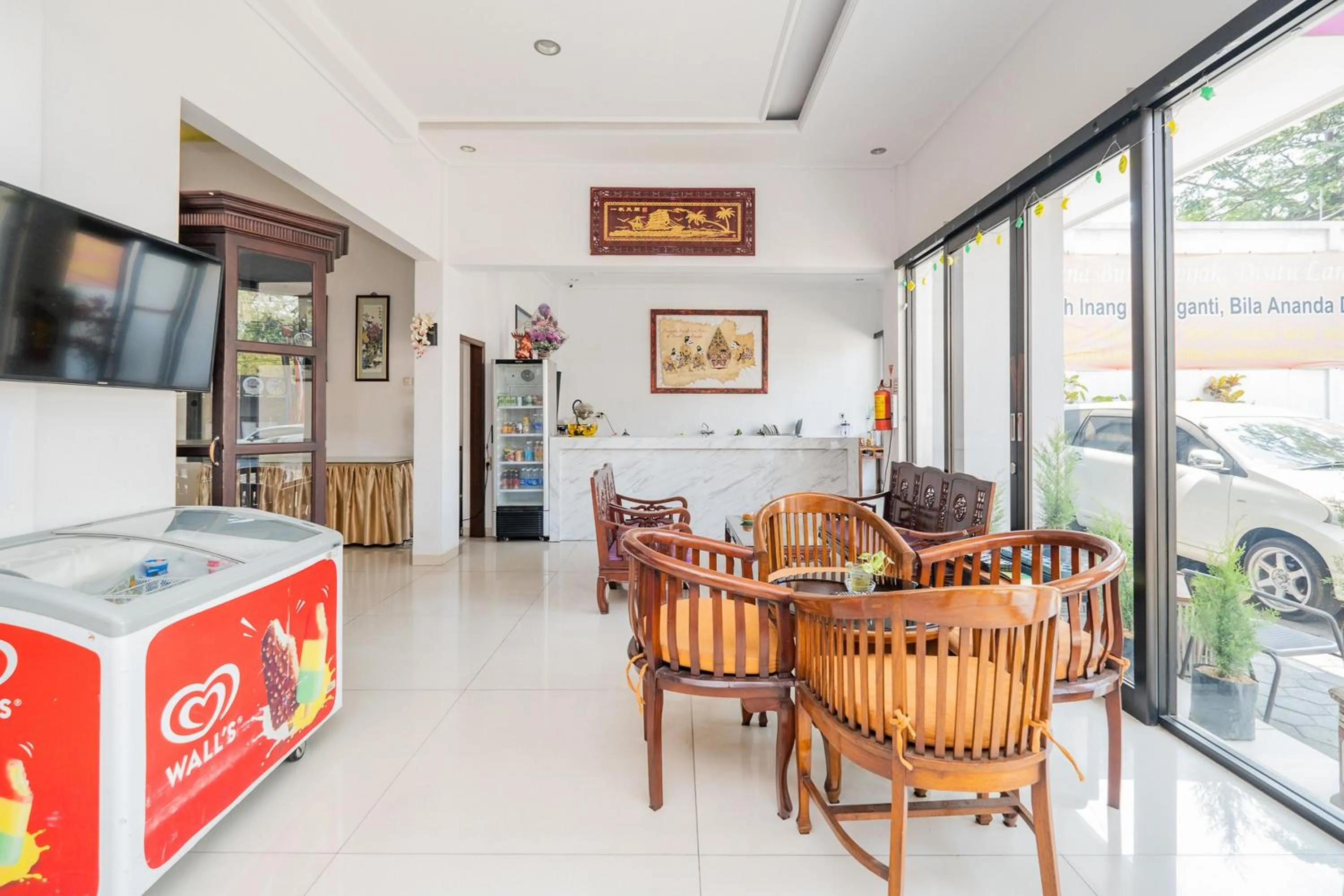 Lobby or reception in RedDoorz near Jawa Timur Park 3