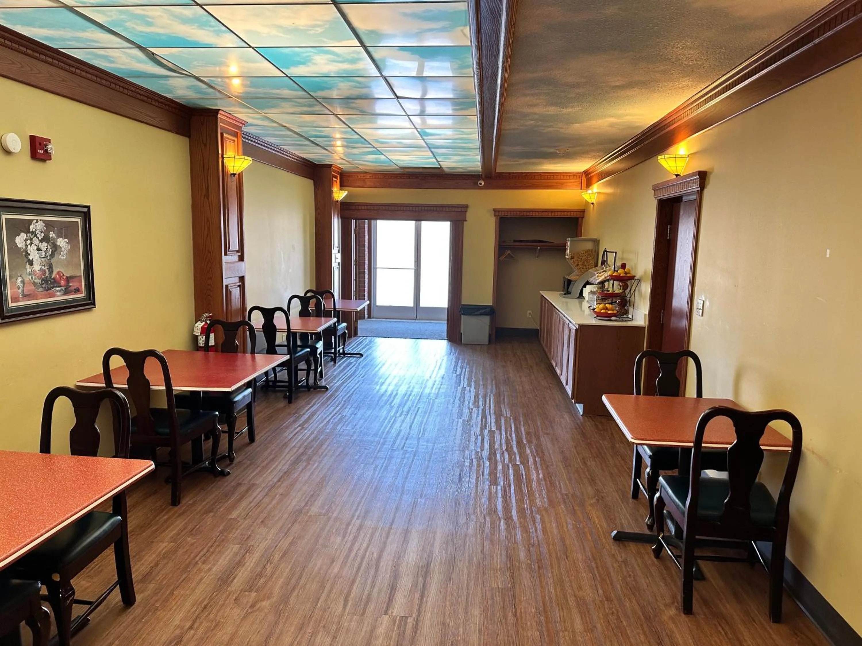 Breakfast in Ramada by Wyndham Saginaw Hotel & Suites