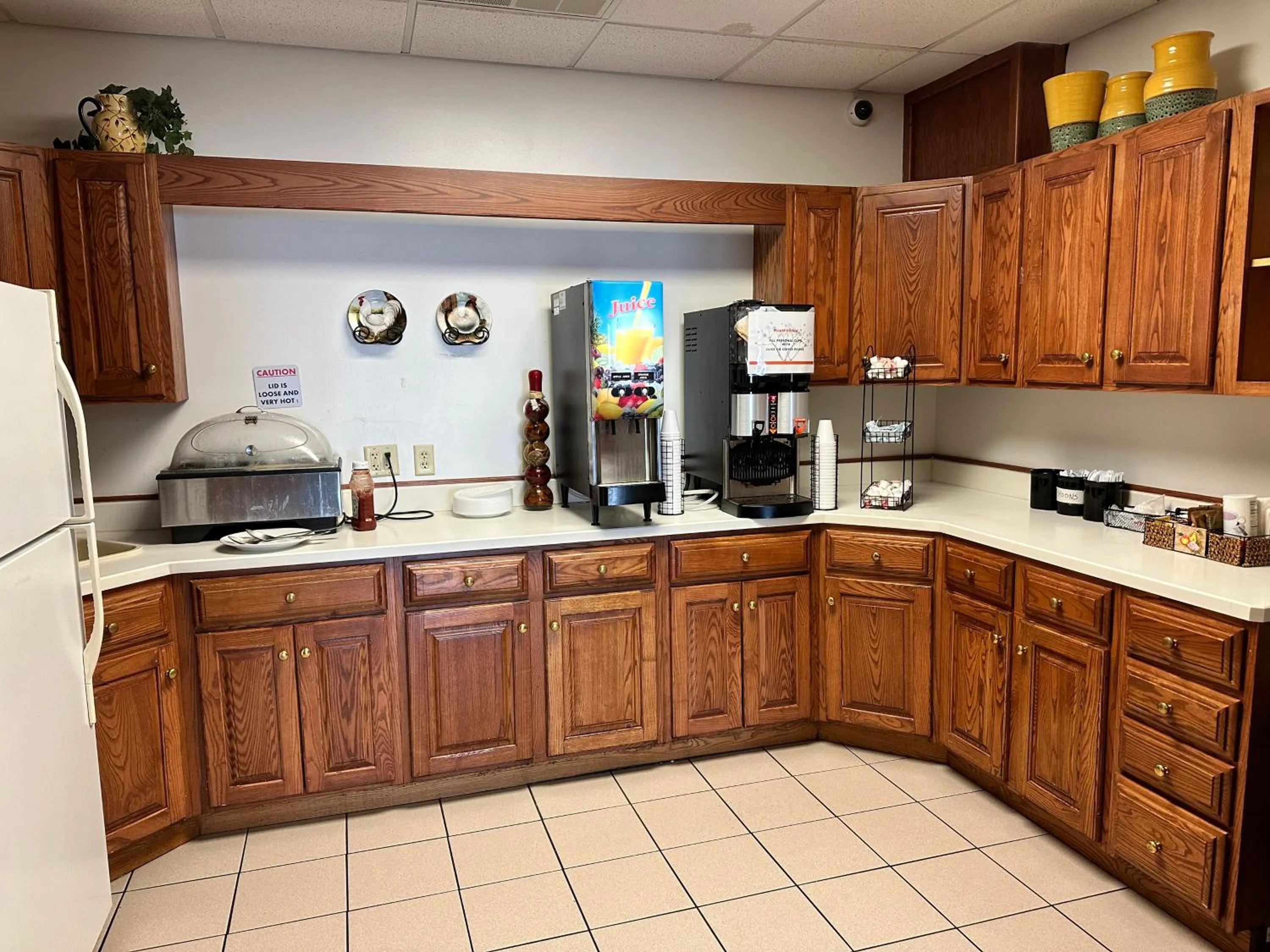 Breakfast in Ramada by Wyndham Saginaw Hotel & Suites