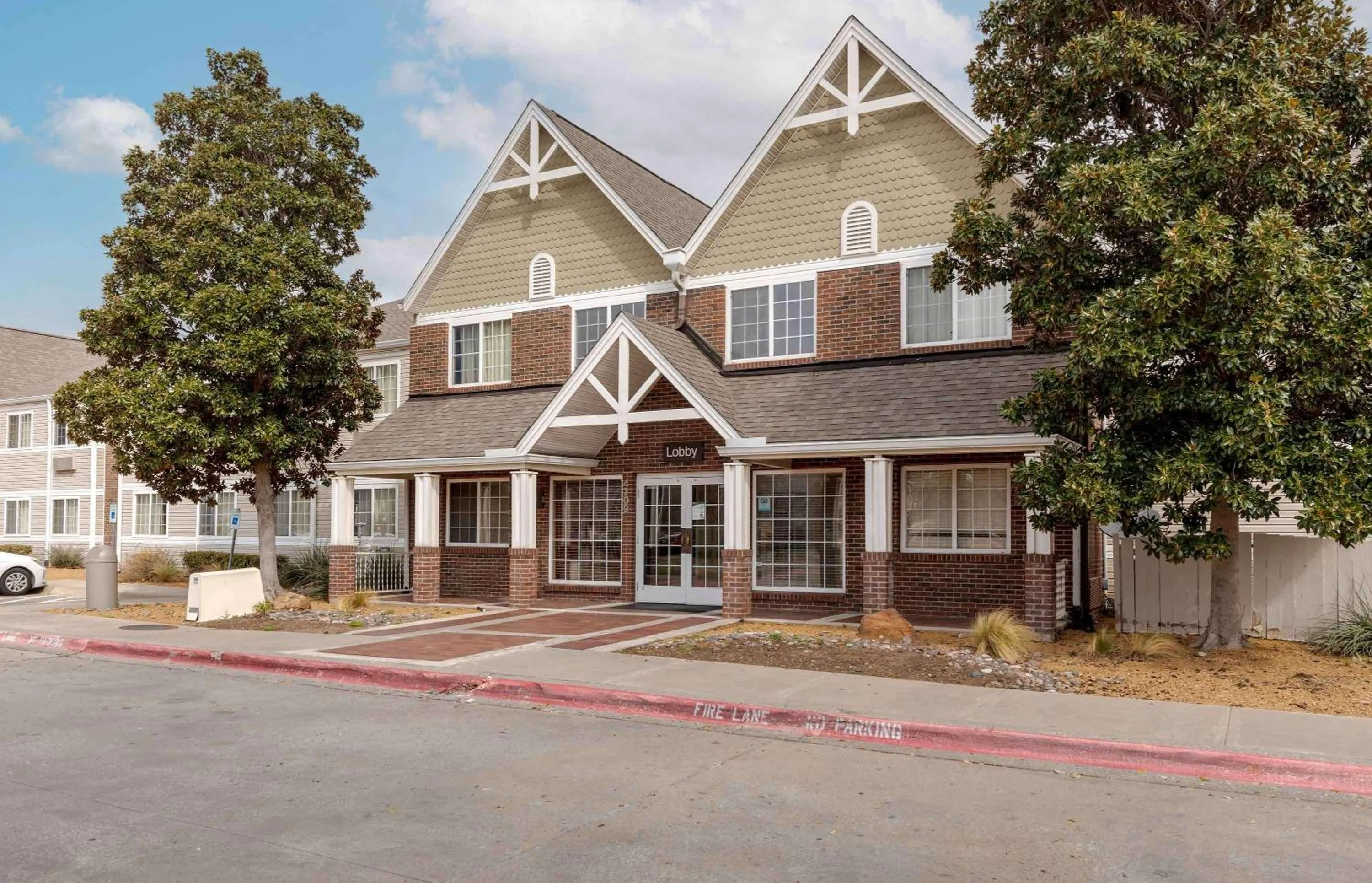 Property building in Extended Stay America Suites - Dallas - Plano Parkway