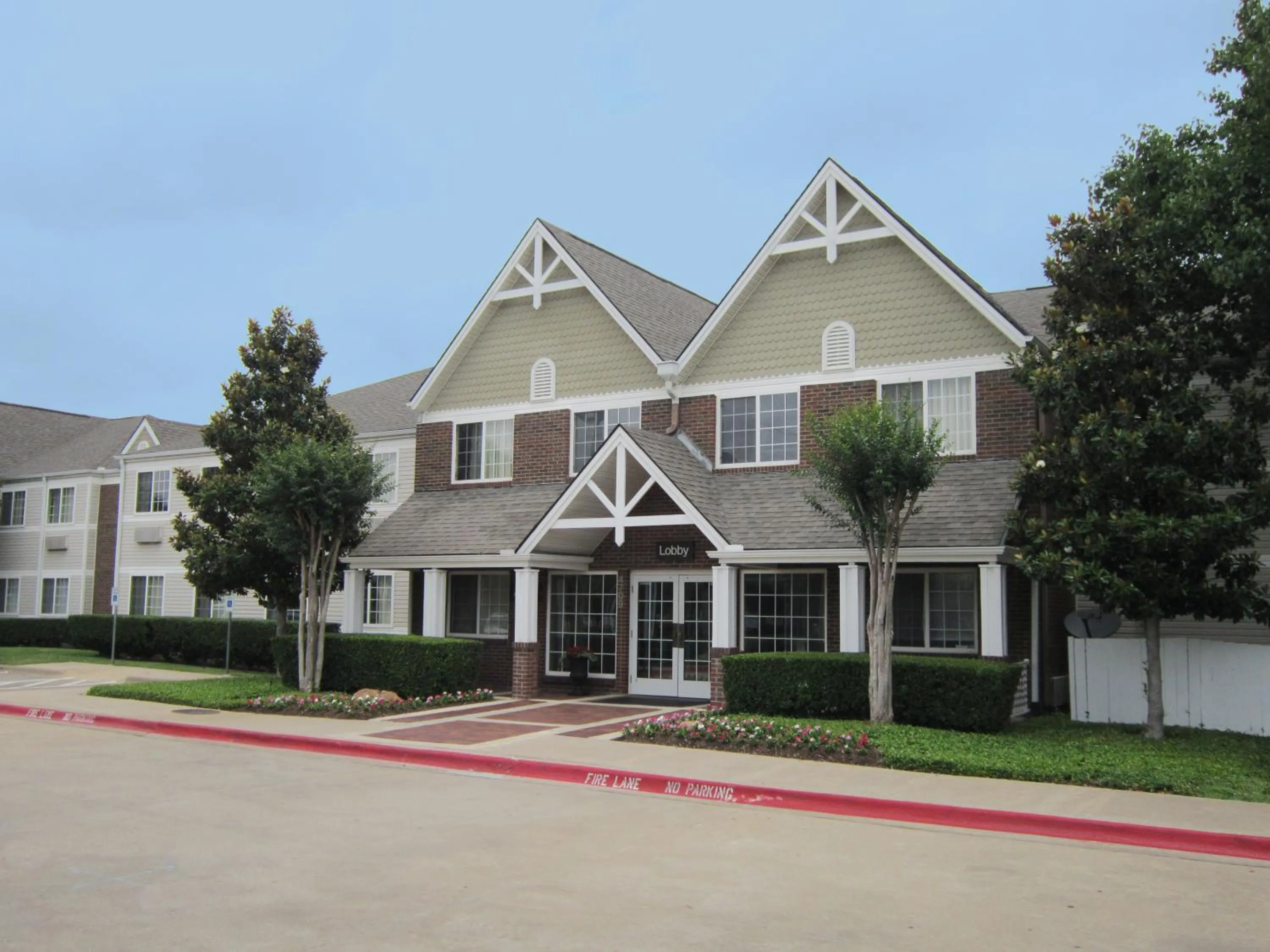 Property building in Extended Stay America Suites - Dallas - Plano Parkway