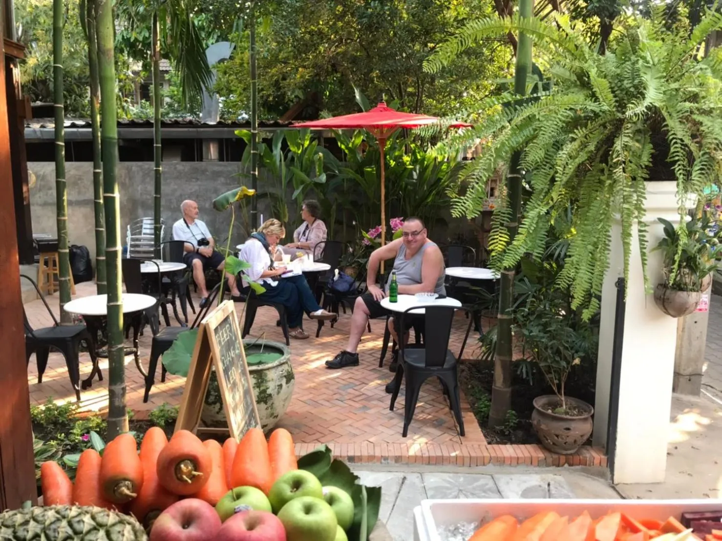 People in The Eight Ratvithi House