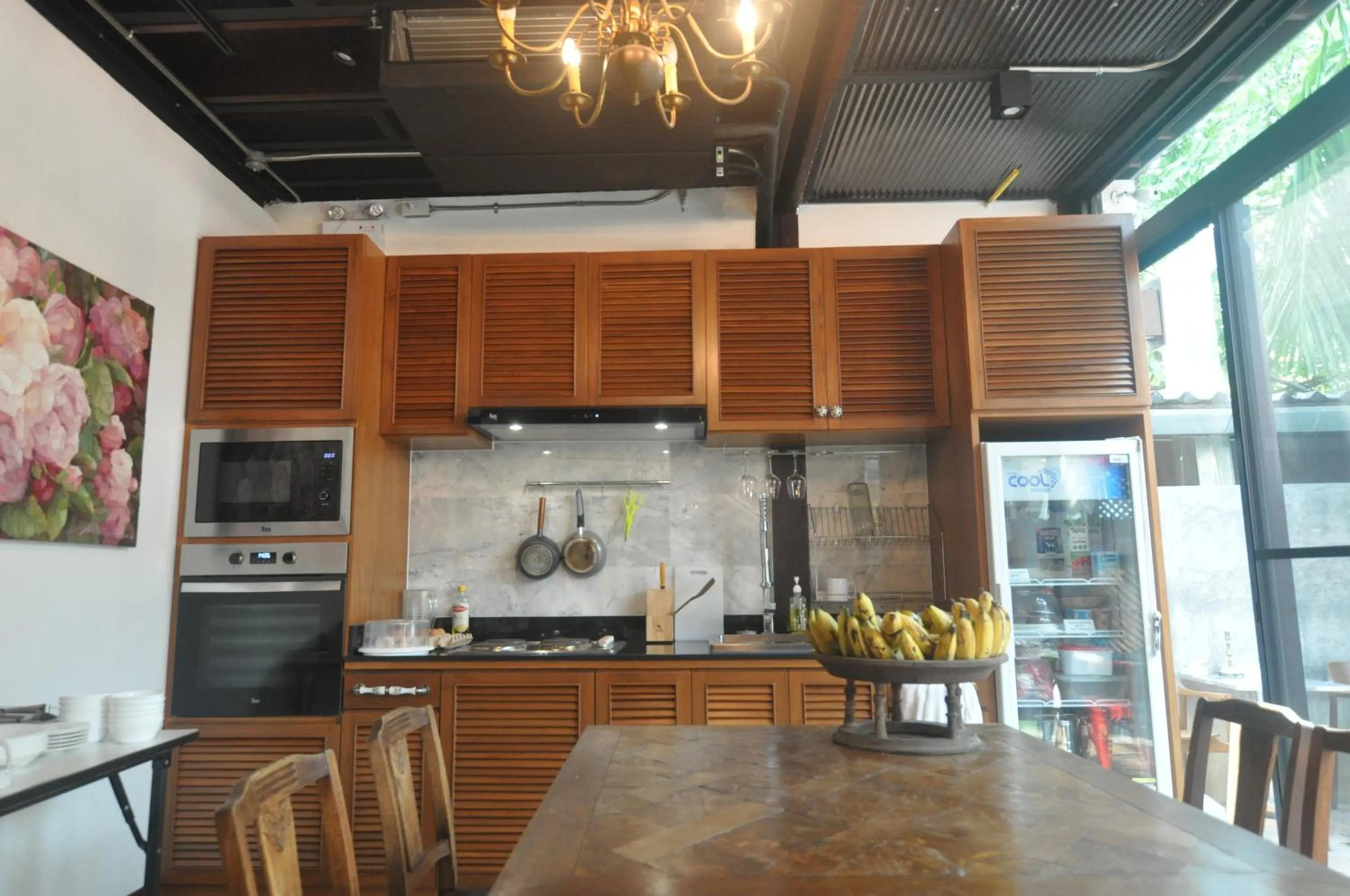 Restaurant/places to eat in The Eight Ratvithi House