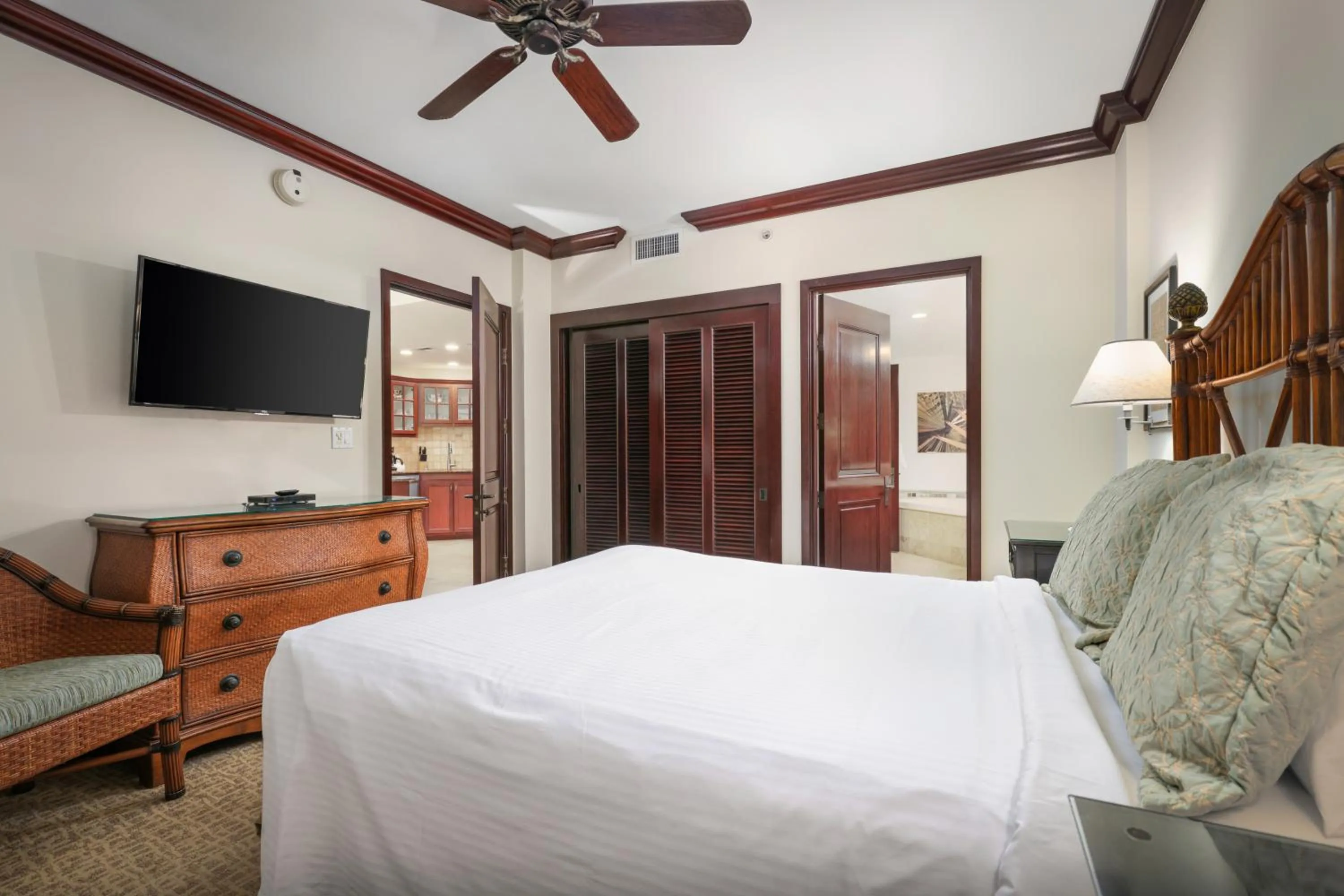 Bedroom, Bed in Waipouli Beach Resort and Spa Kauai by OUTRIGGER