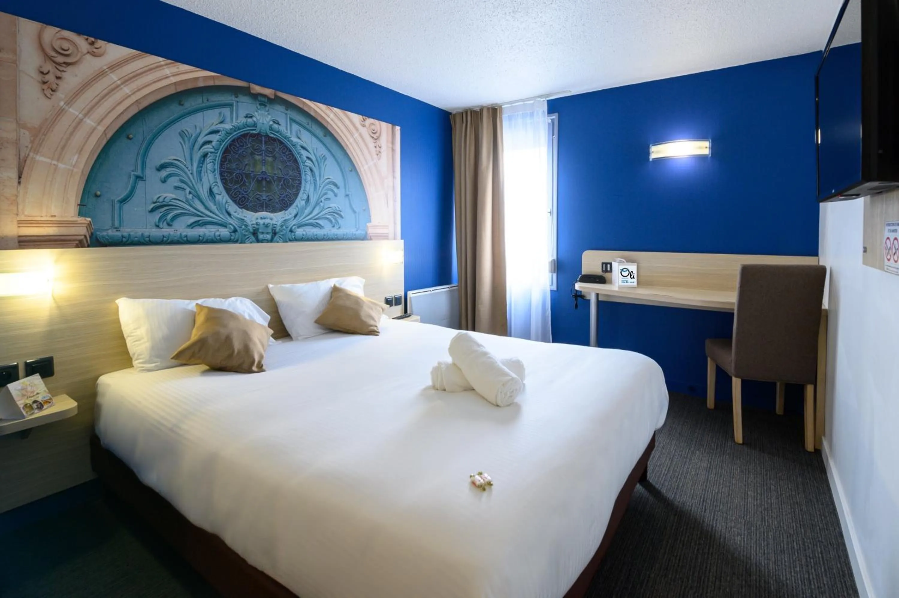 Bed in The Originals City, Tabl'Hôtel, Cambrai (Inter-Hotel)