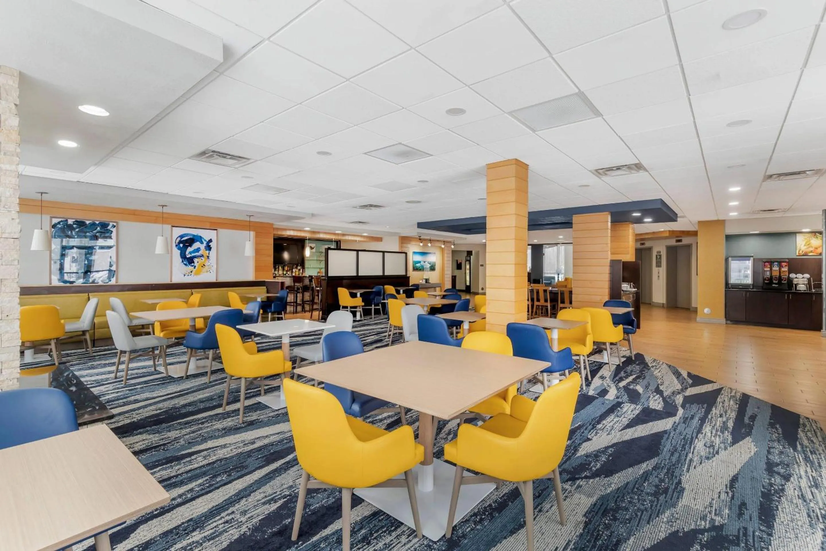 Breakfast in Comfort Inn & Suites