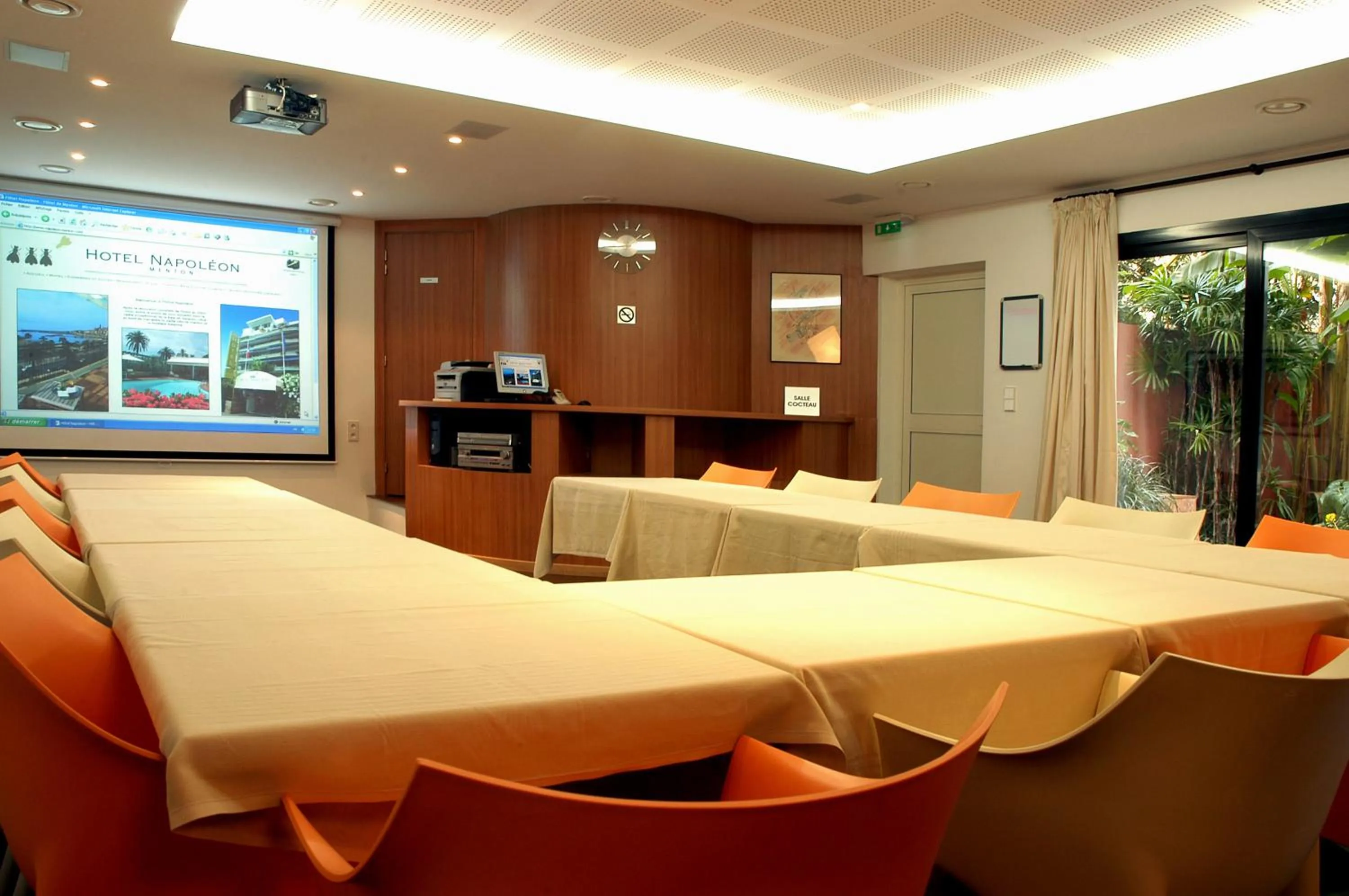 Business facilities in Hotel Napoléon