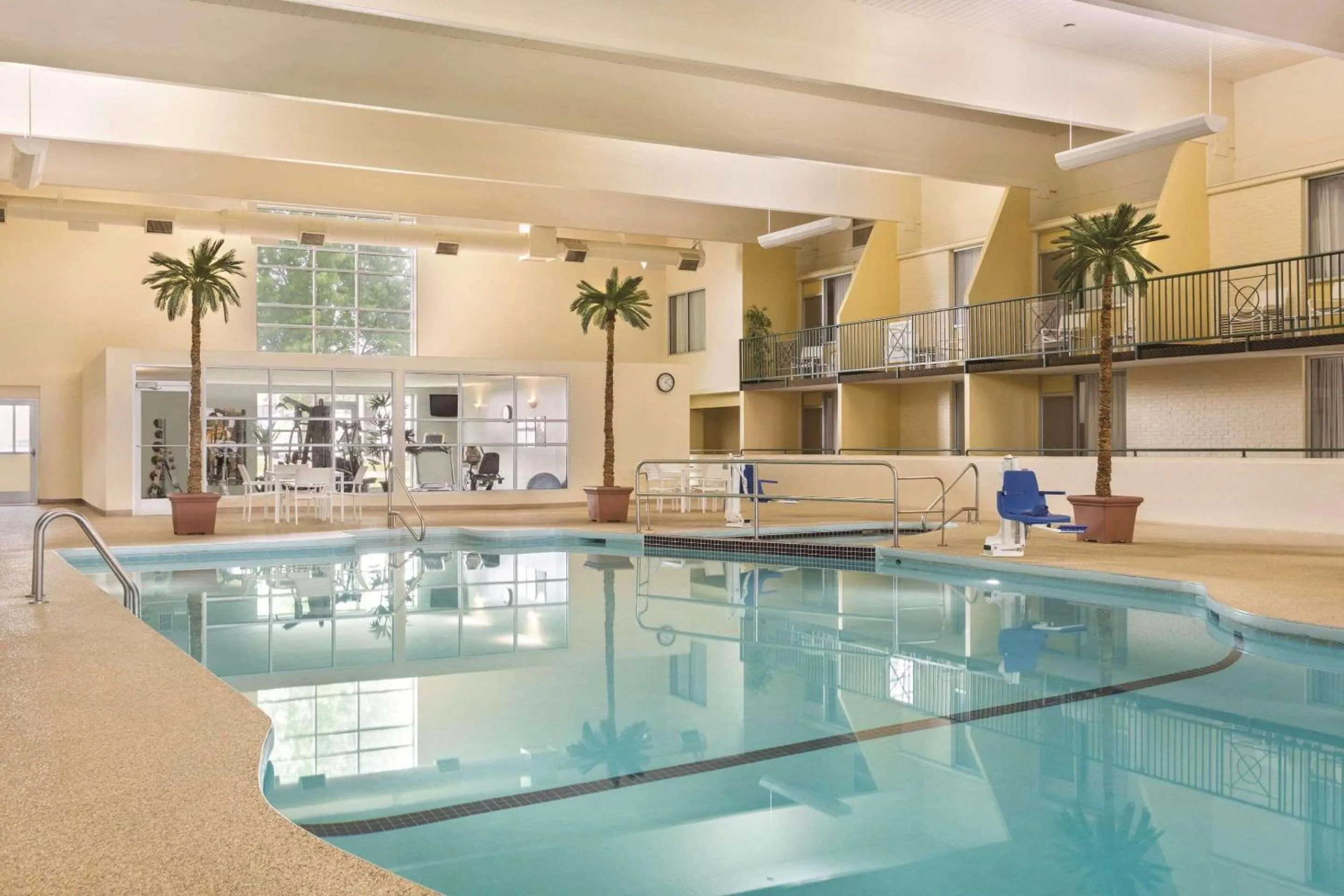 Swimming pool in Country Inn & Suites by Radisson, Fergus Falls, MN