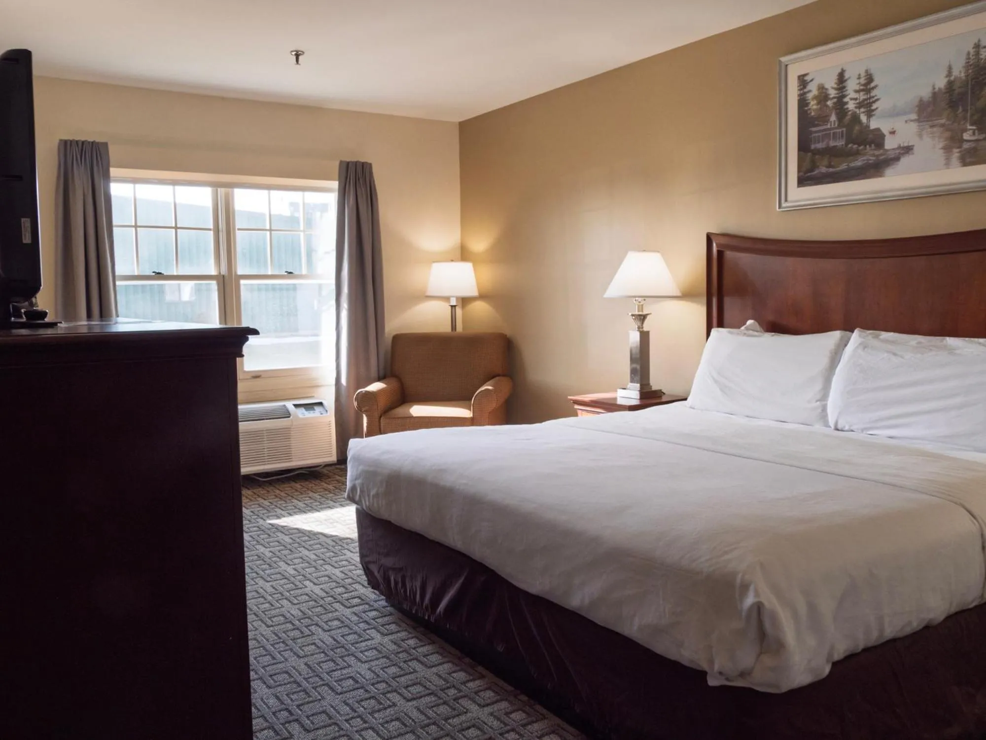 Bed in Country Inn at the Mall