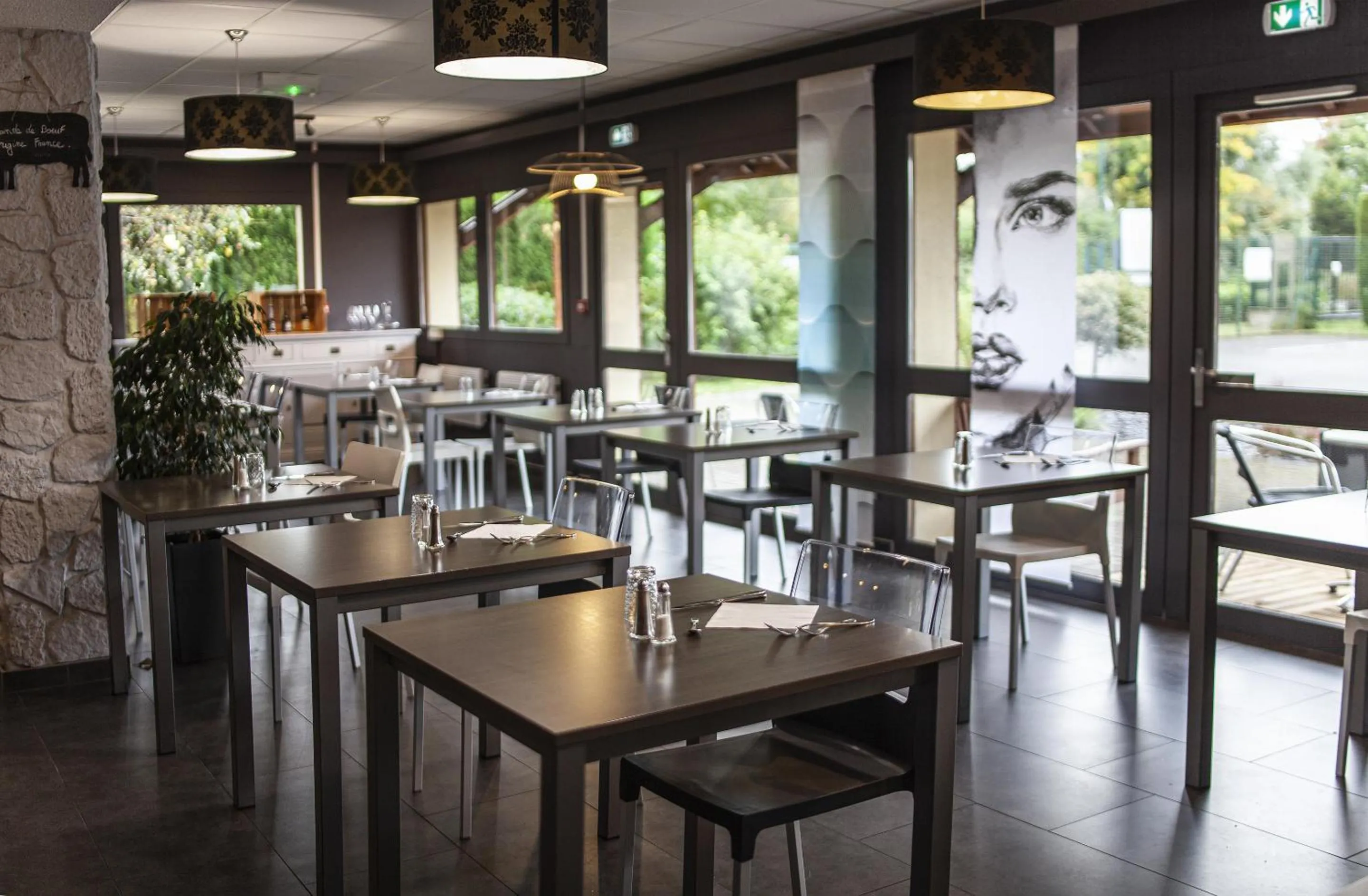 Restaurant/places to eat in Sure Hotel by Best Western Lille Tourcoing Ex Hotel Garden