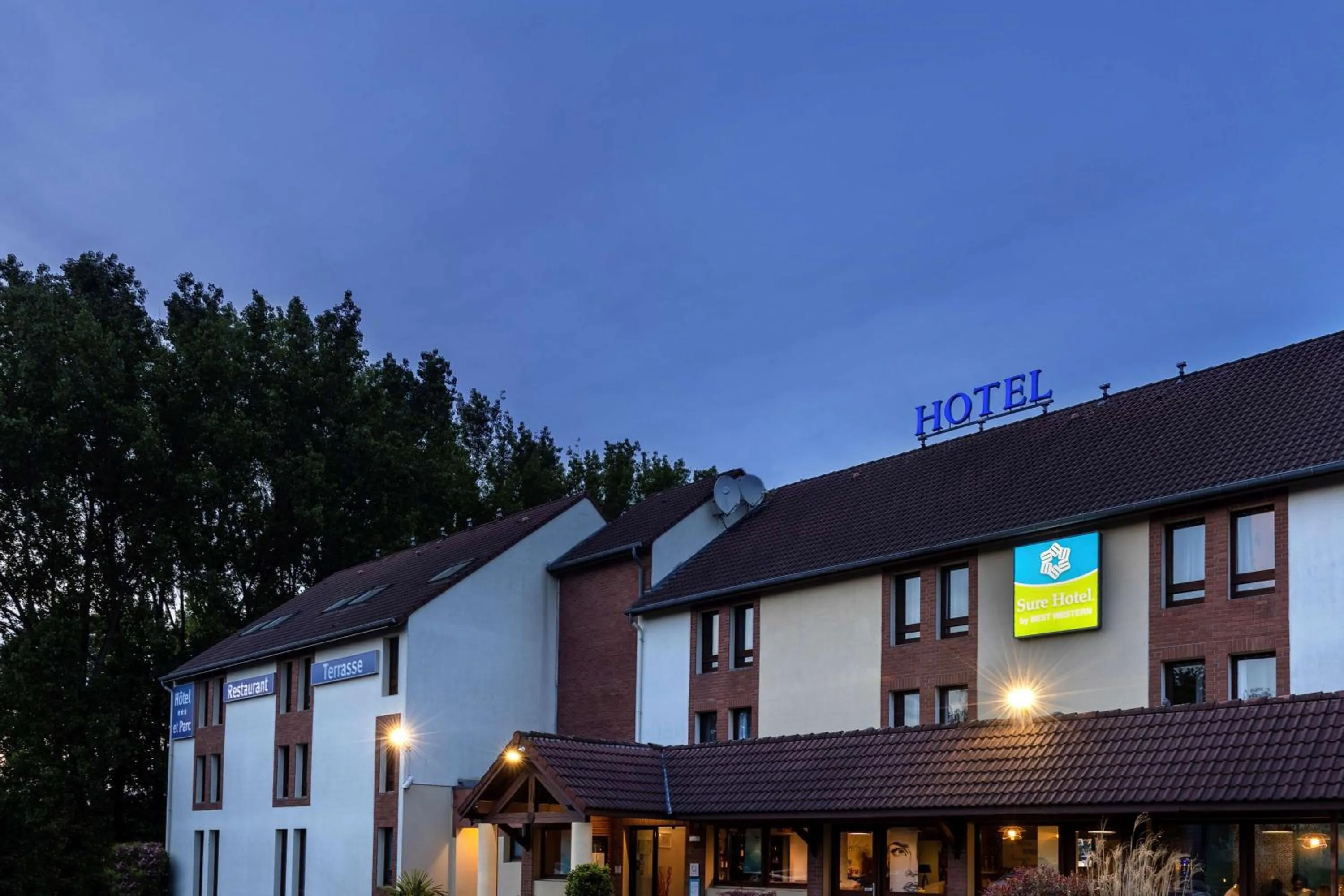 Property building in Sure Hotel by Best Western Lille Tourcoing Ex Hotel Garden